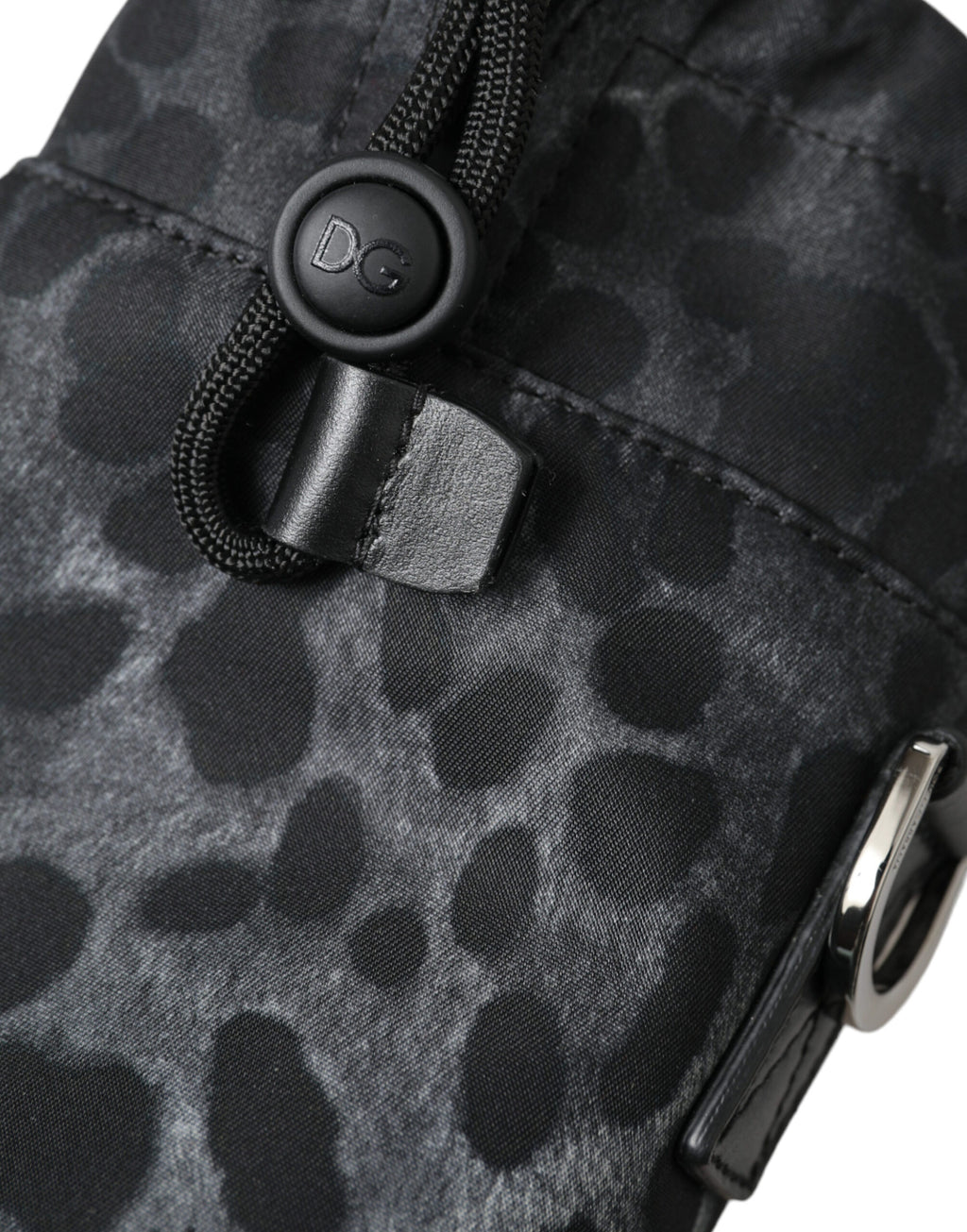Dolce &amp; Gabbana – Runde, schmale Tragetasche mit Flaschenhalter und schwarzem Leopardenmuster