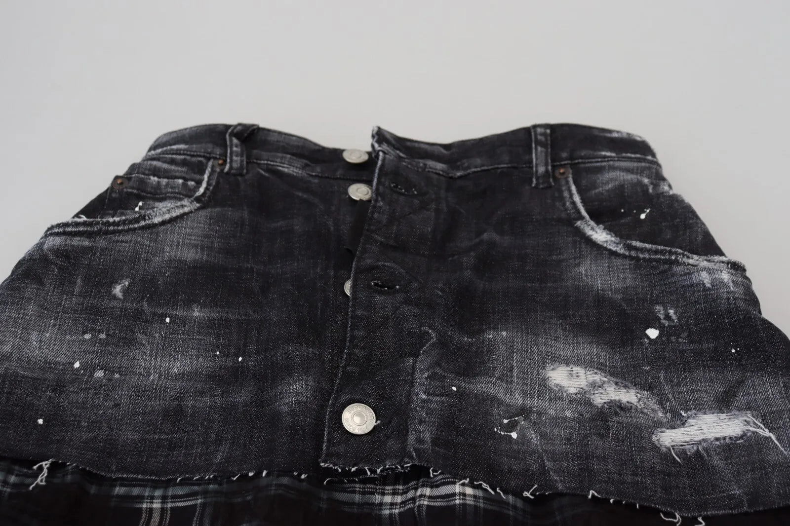Mini-jupe en jean trapèze taille haute à carreaux noirs Dsquared²