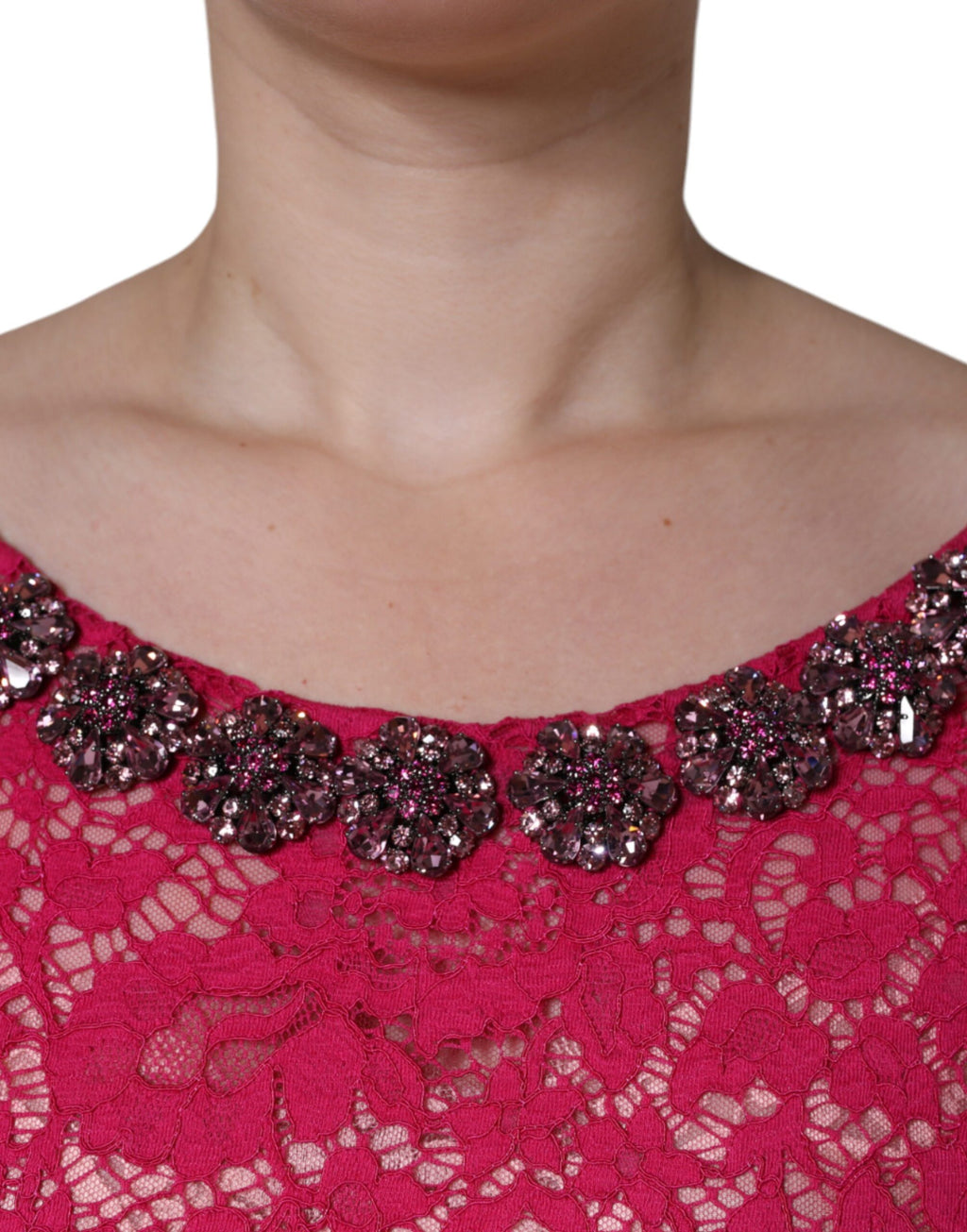 Robe longue fourreau en dentelle rose ornée de cristaux Dolce & Gabbana