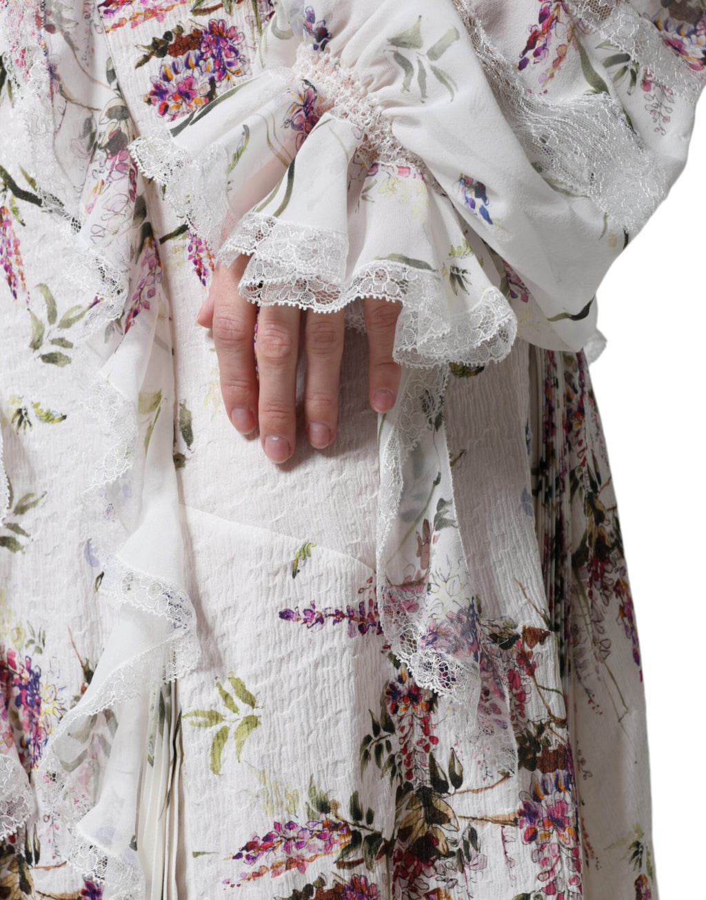 Robe longue Ermanno Scervino blanche à volants floraux en dentelle et manches longues
