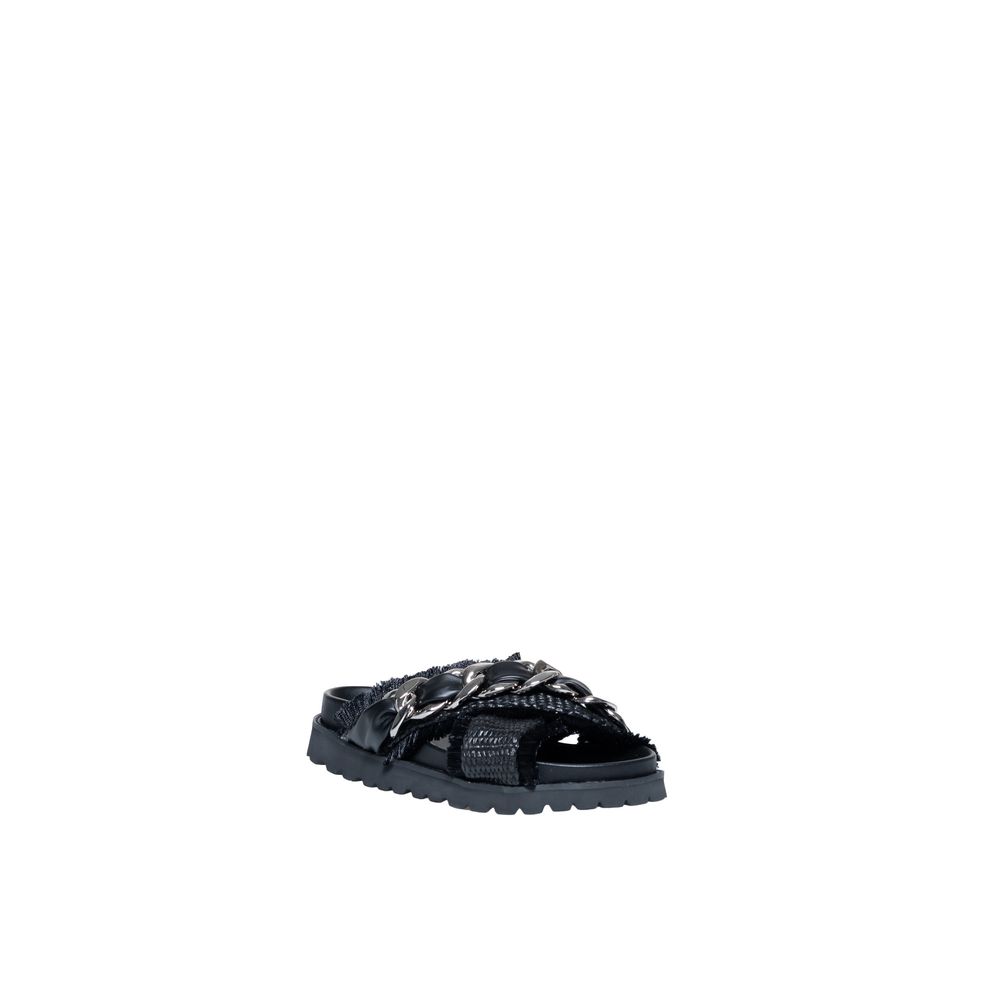 Kultige schwarze Polyethylen-Sandale