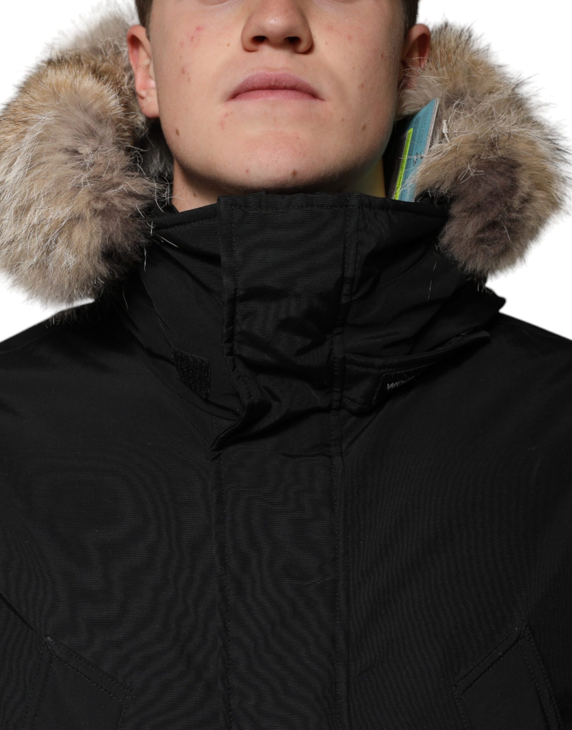 Woolrich – Schwarze, langärmlige Manteljacke aus Pelz und Lammfell mit Kapuze