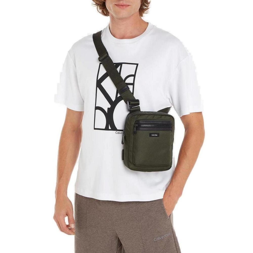 Calvin Klein – Grüne Messenger-Tasche aus recyceltem Polyester