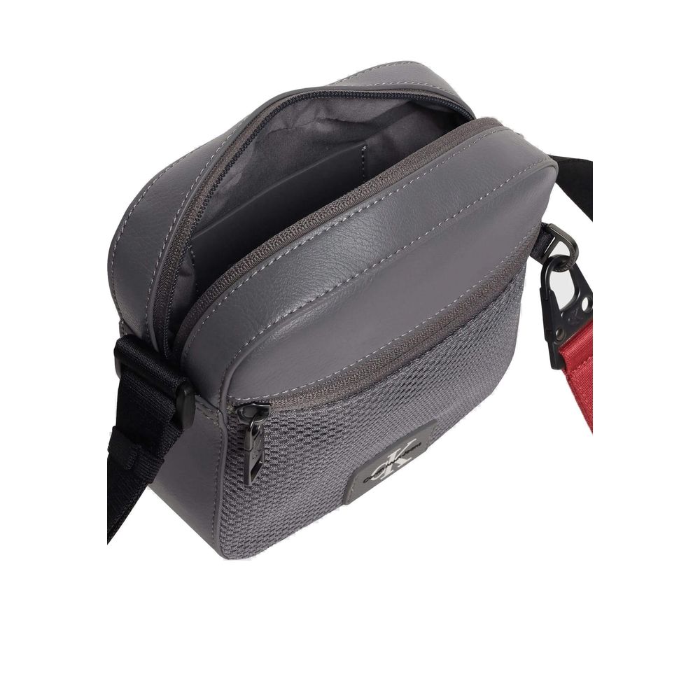 Calvin Klein Jeans – Graue Messenger-Tasche aus recyceltem Polyester