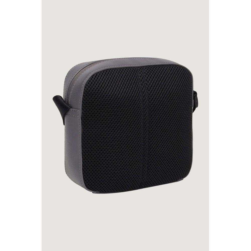Calvin Klein Jeans – Graue Messenger-Tasche aus recyceltem Polyester