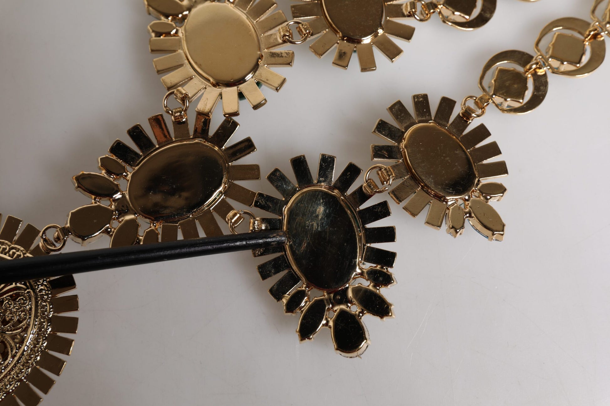 Dolce &amp; Gabbana – Halskette aus goldfarbenem Messing mit ovaler Pietre-Kristallverzierung