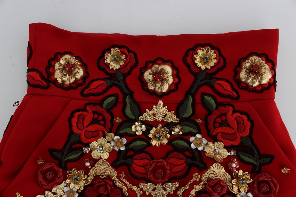 Short en soie rouge Dolce & Gabbana avec roses en cristal
