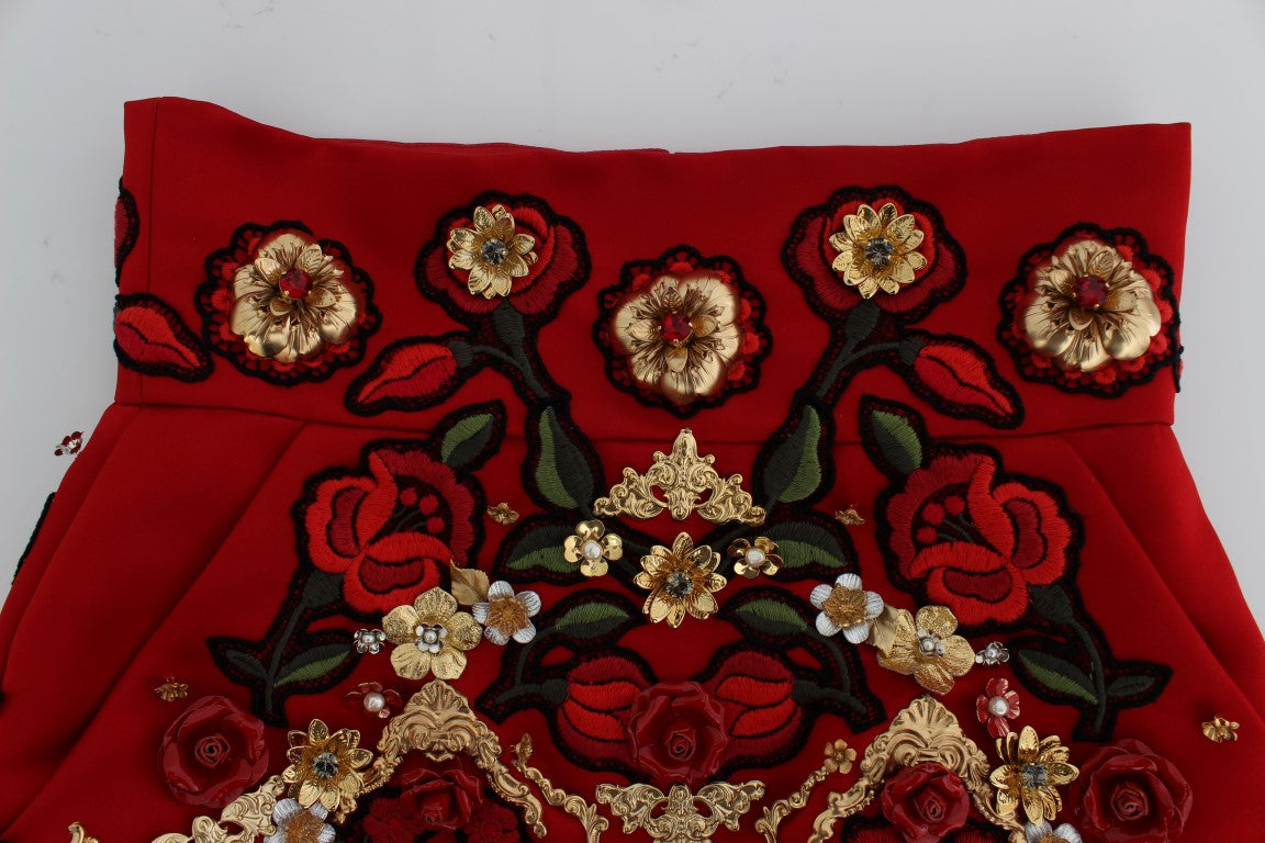Short en soie rouge Dolce & Gabbana avec roses en cristal