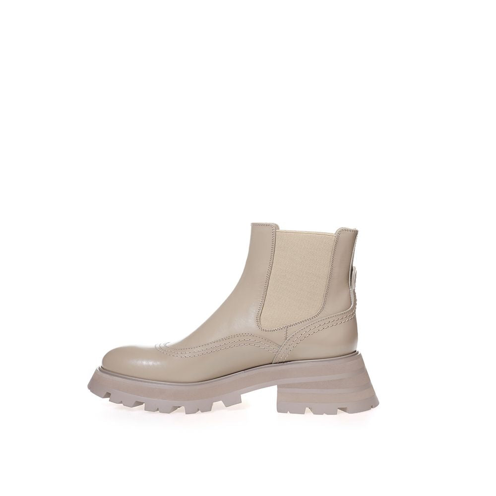 Bottes Chelsea Alexander McQueen en cuir beige
