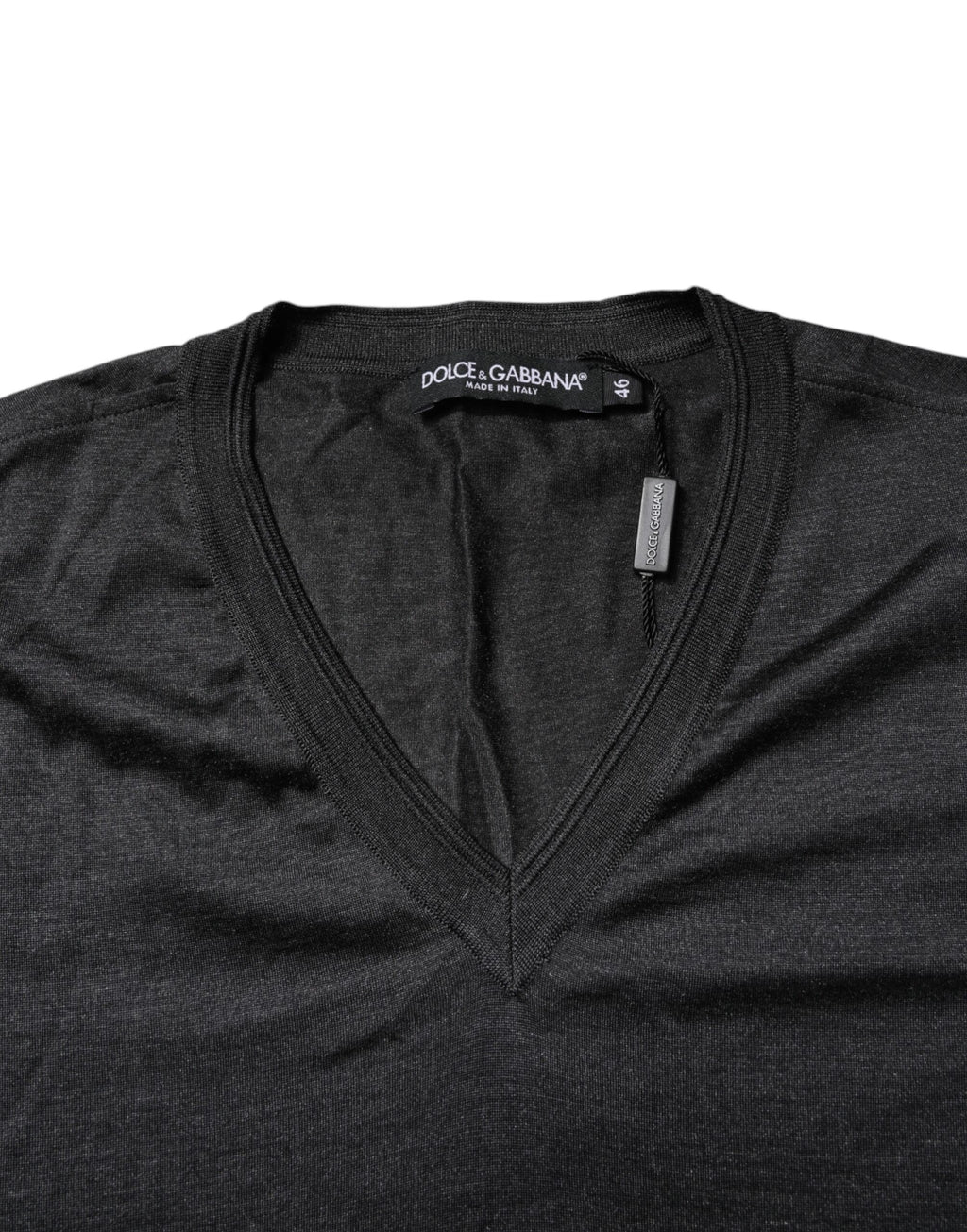 T-shirt Dolce & Gabbana gris foncé en soie à col en V et manches courtes