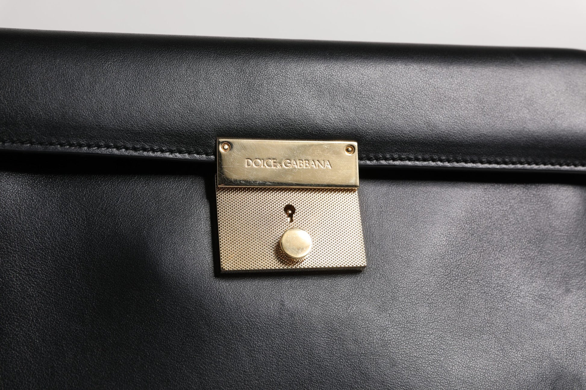 Dolce &amp; Gabbana – Dokumenten-Aktentasche aus schwarzem Leder mit Logo-Schild