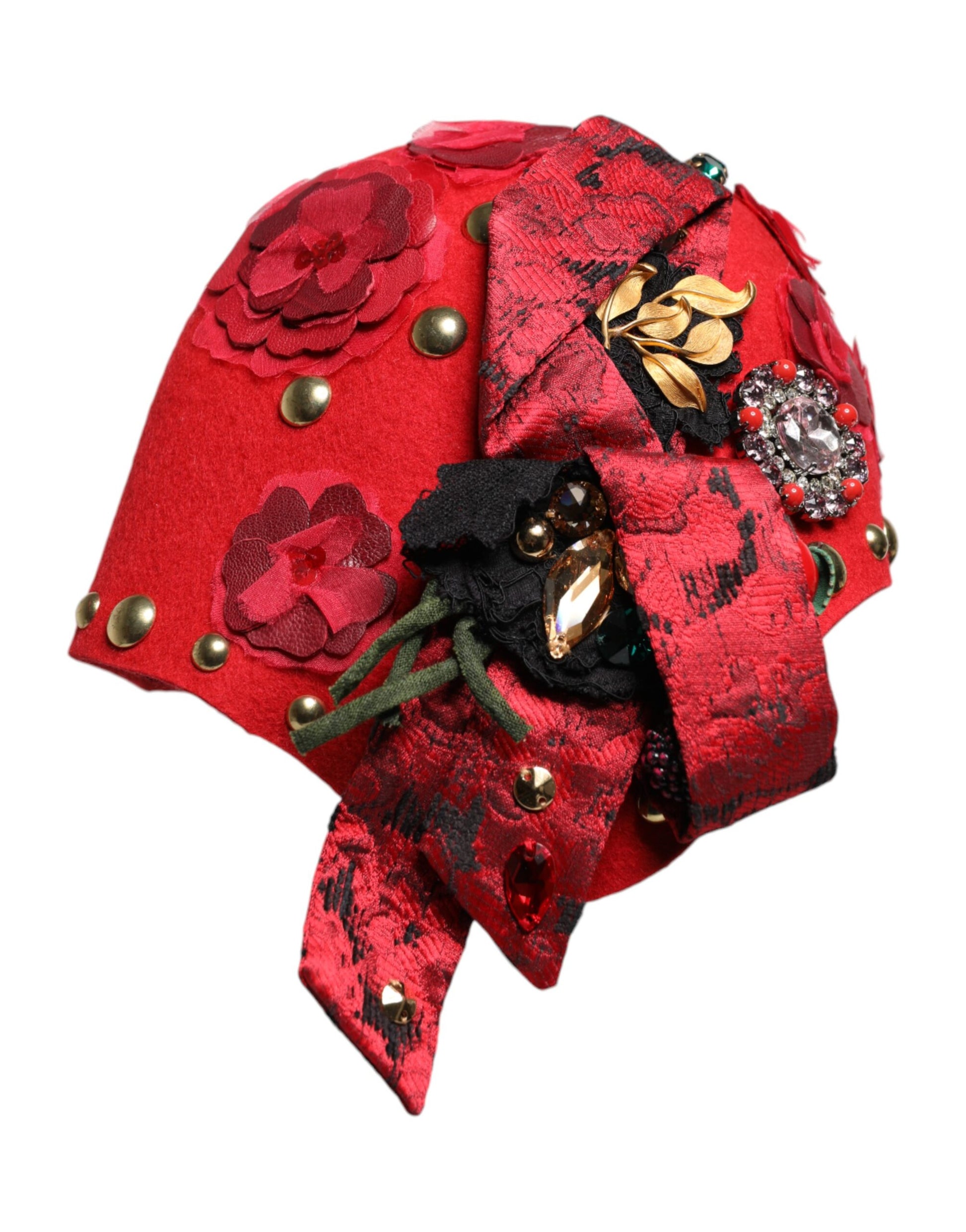 Chapeau orné d'une broche Dolce & Gabbana en forme de roses rouges en cristal et or