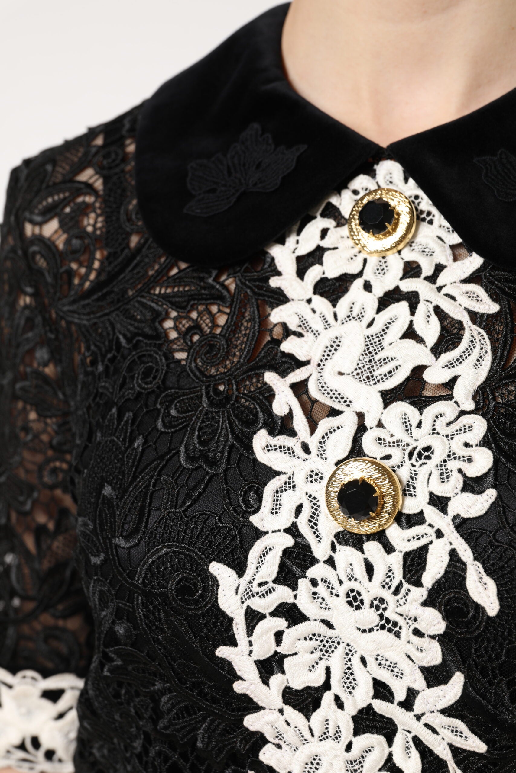 Mini-robe Dolce & Gabbana en dentelle florale noire ornée