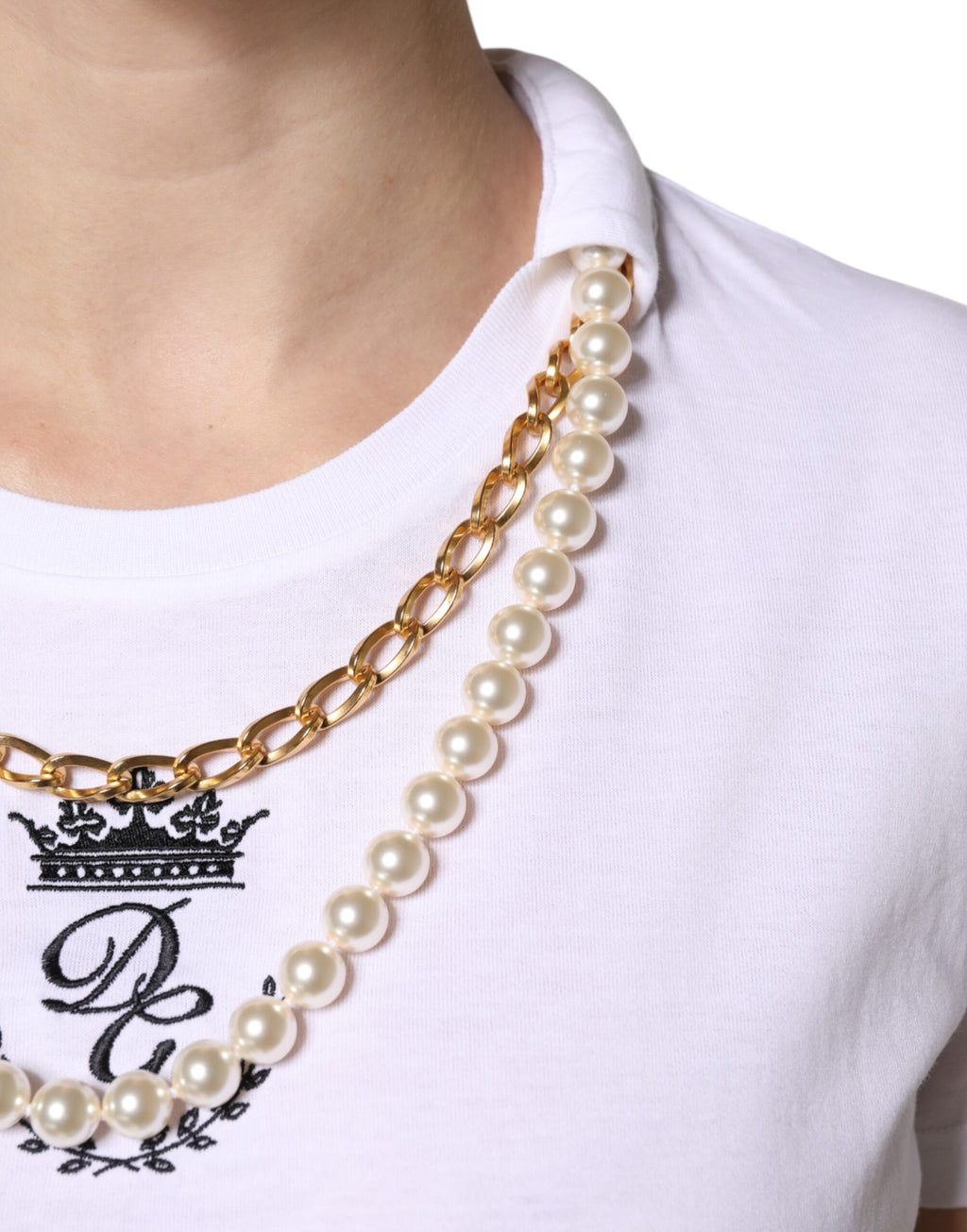 T-shirt Dolce & Gabbana en coton blanc à col rond avec chaîne de perles