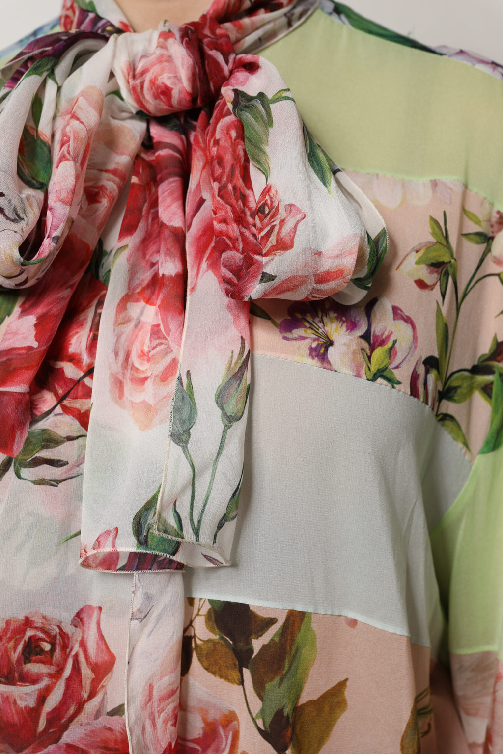 Haut à manches longues Dolce & Gabbana en patchwork floral multicolore