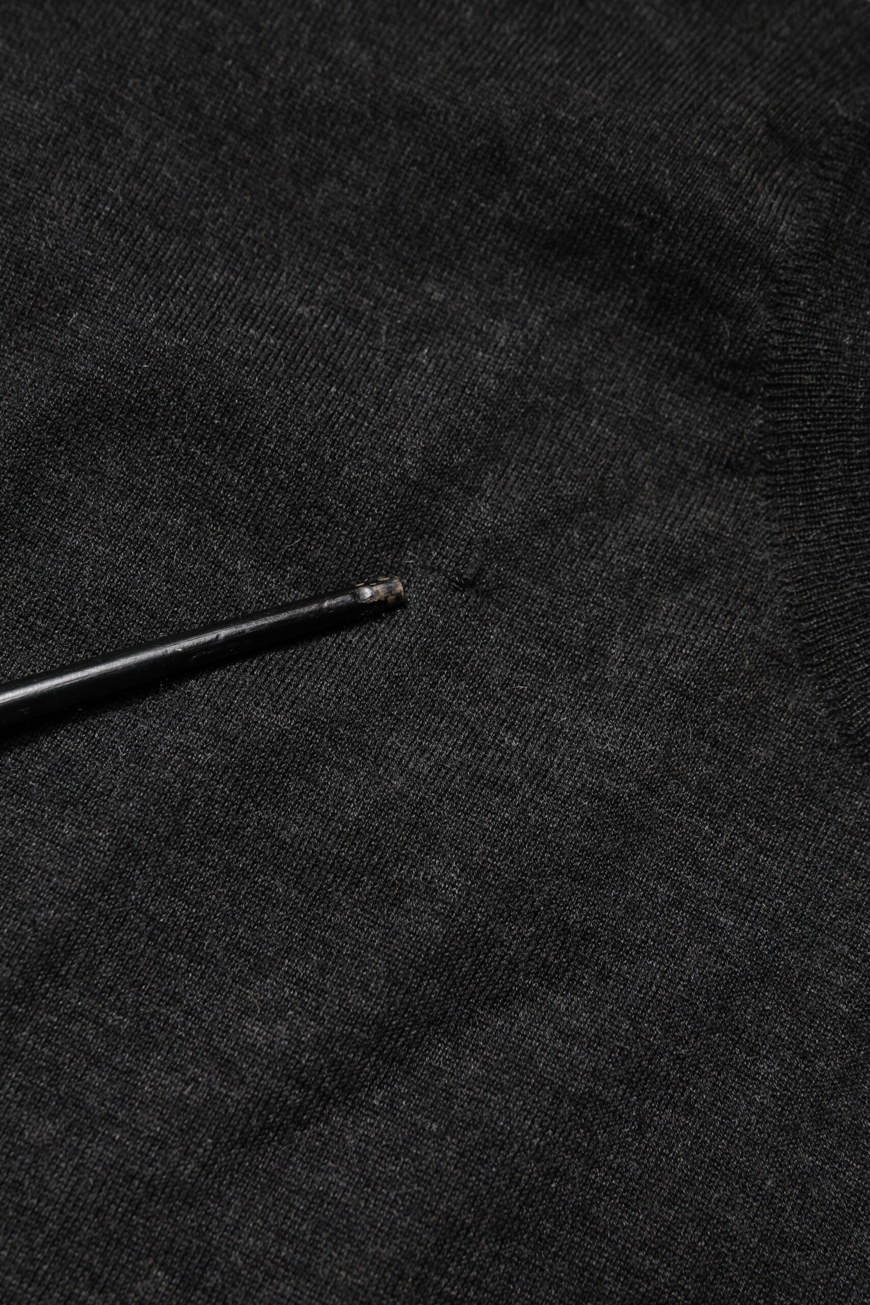 Pull Dolce & Gabbana gris à manches longues et col rond