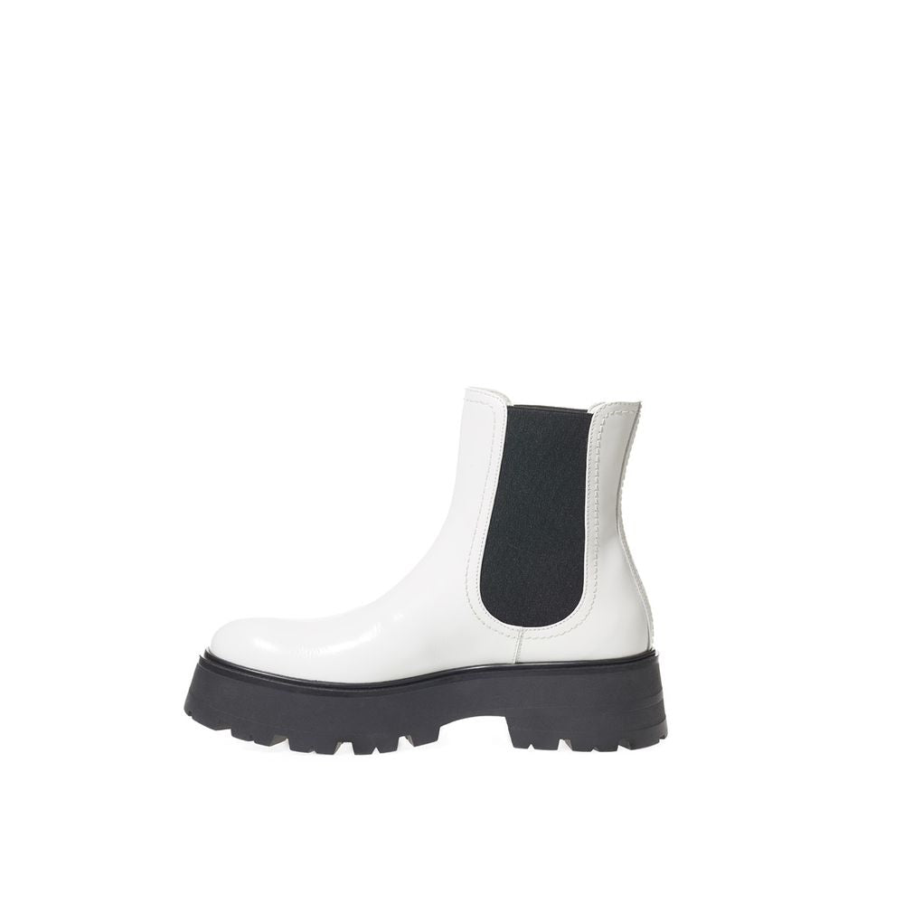 Bottes Chelsea Alexander McQueen en cuir noir et blanc