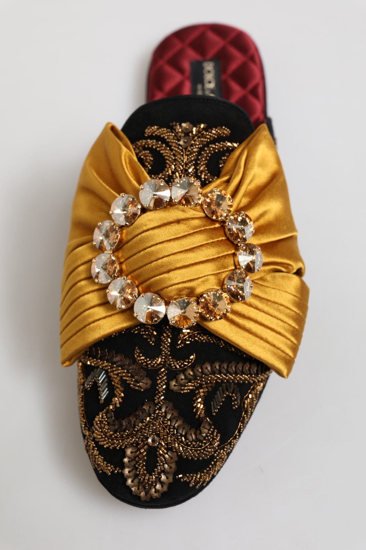 Dolce & Gabbana Mehrfarbige Sandalen mit Verzierungen