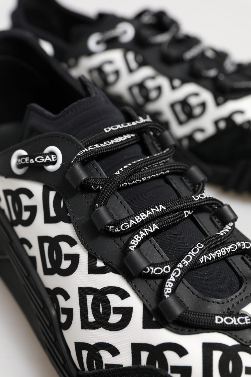 Chaussures Baskets Basses à Lacets NS1 Logo Noir Dolce & Gabbana