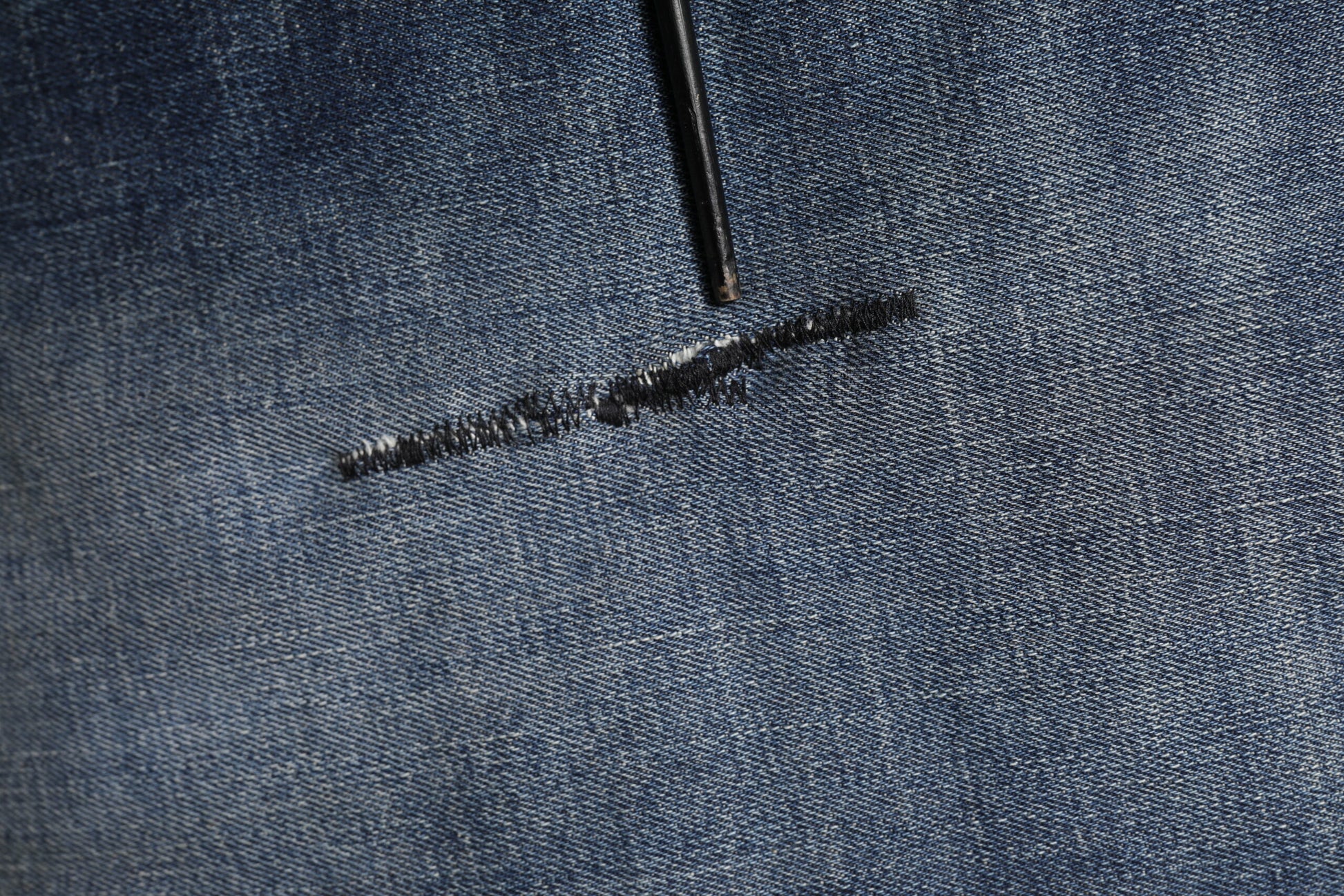 Jean slim en denim avec plaque logo Dolce & Gabbana bleu délavé pour homme