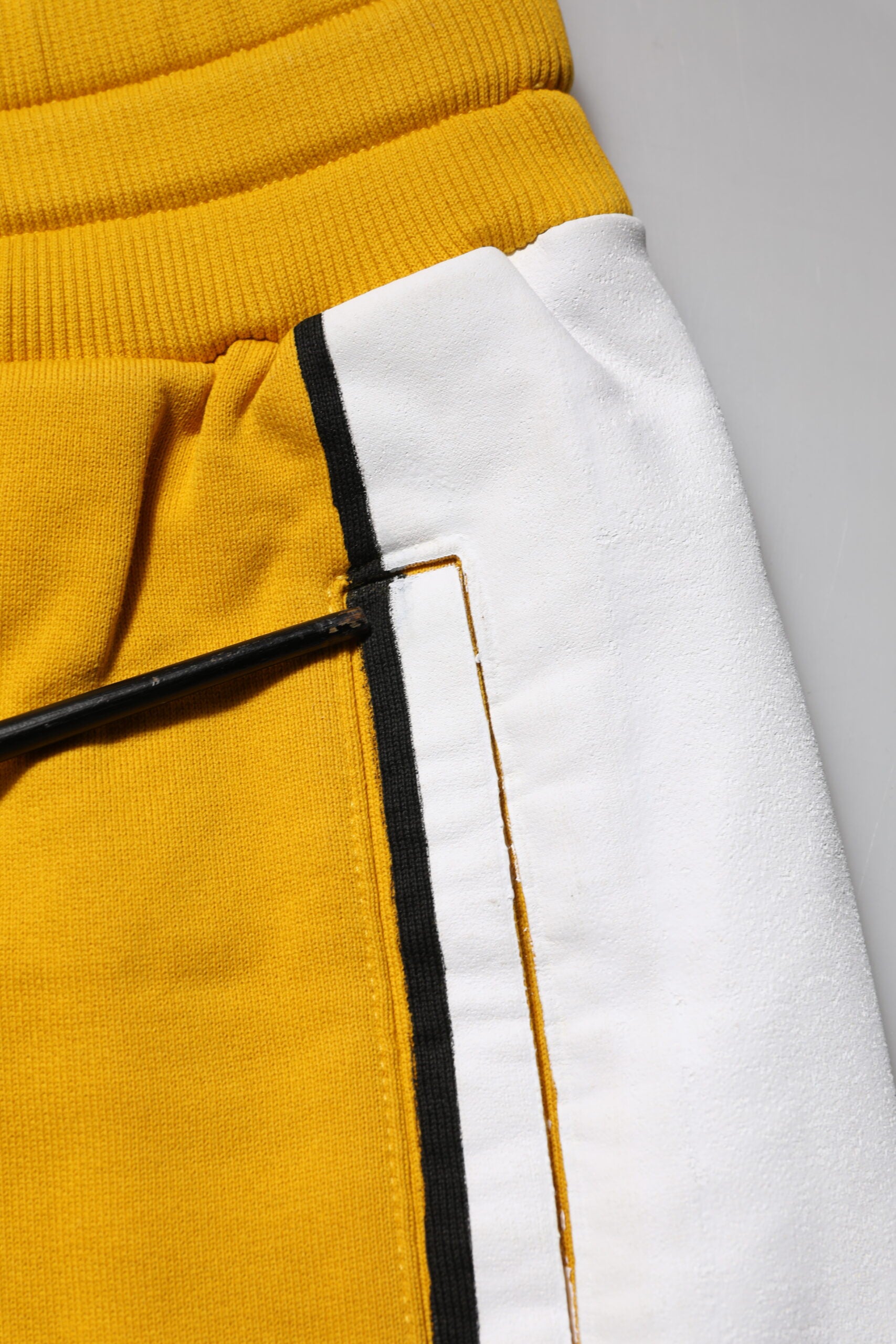 Pantalon de jogging à cordon imprimé jaune Dolce & Gabbana