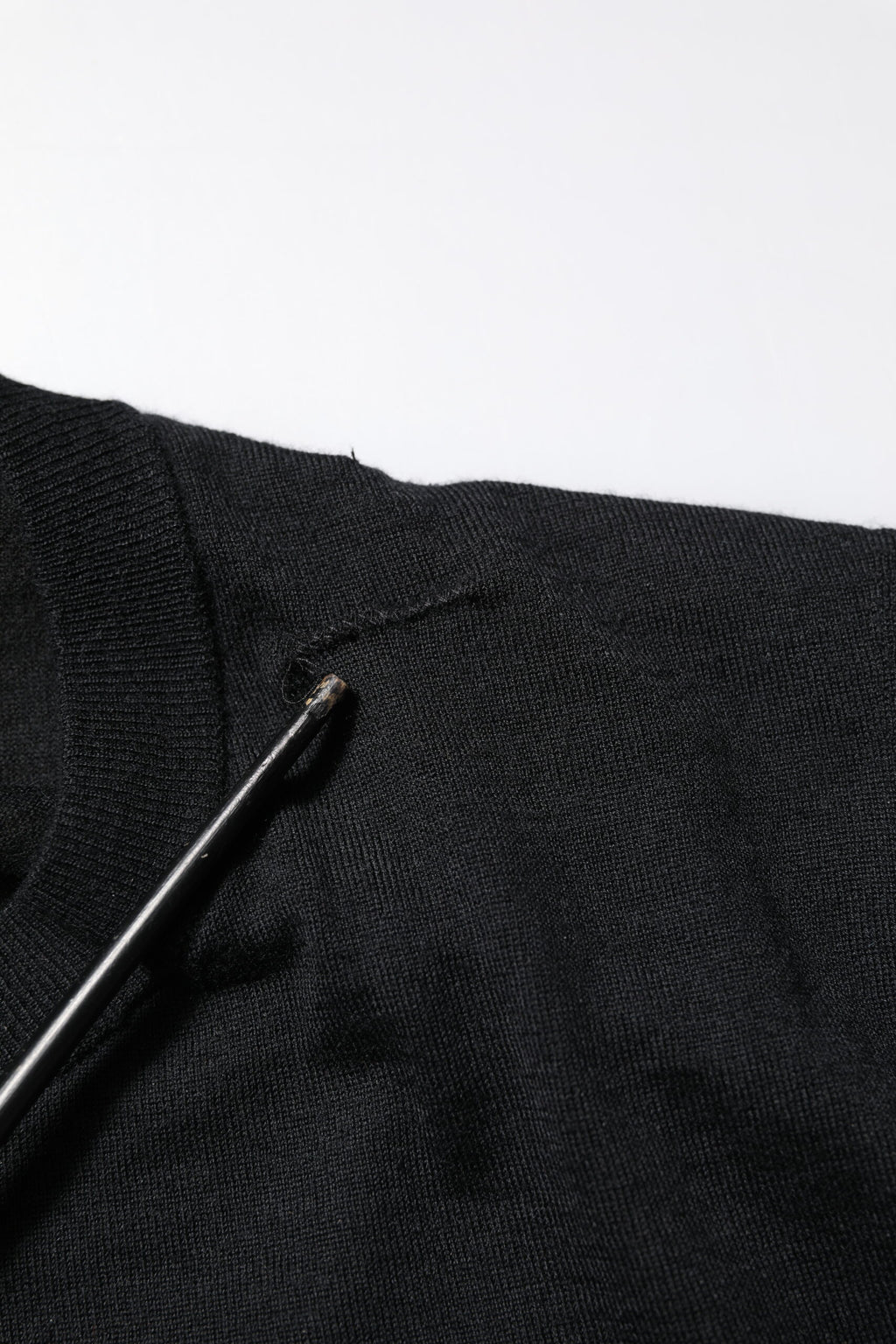 T-shirt Dolce & Gabbana col rond à manches longues en cachemire noir