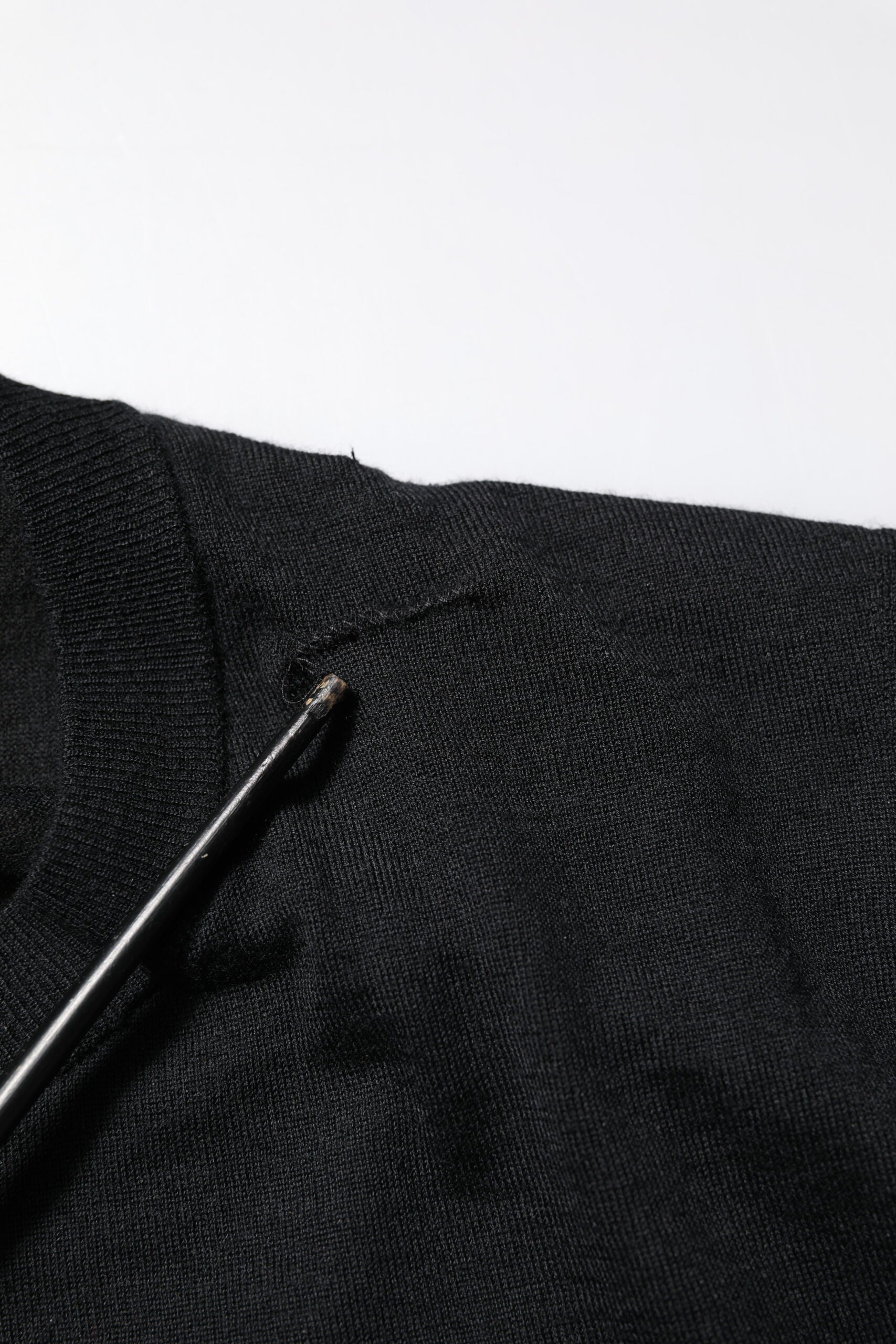 T-shirt Dolce & Gabbana col rond à manches longues en cachemire noir