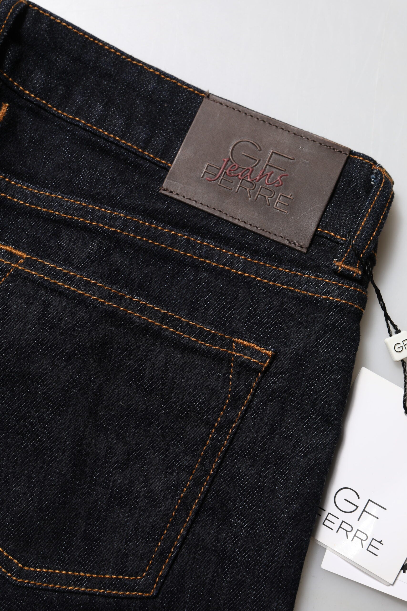 Jean slim GF Ferre en denim de coton bleu foncé taille mi-haute