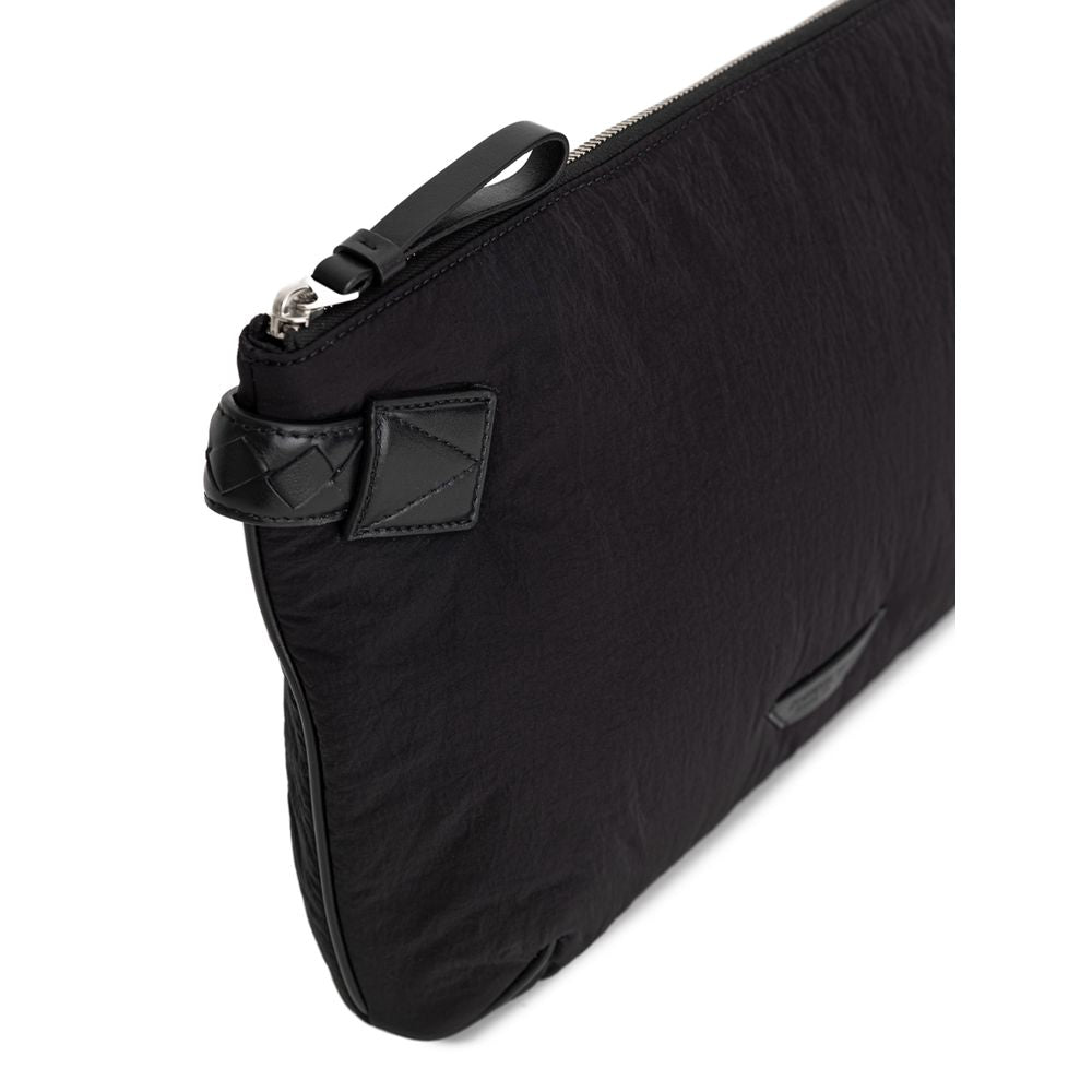 Bottega Veneta Schwarze Nylon-Clutch
