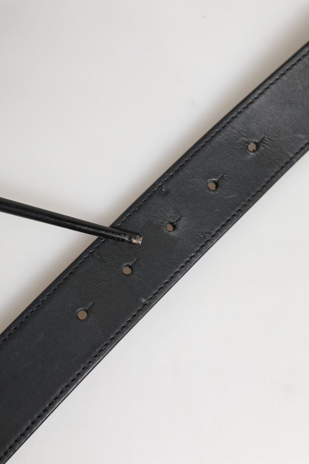 Dolce &amp; Gabbana – Klassischer Gürtel aus schwarzem Leder mit Metall-Logoschnalle
