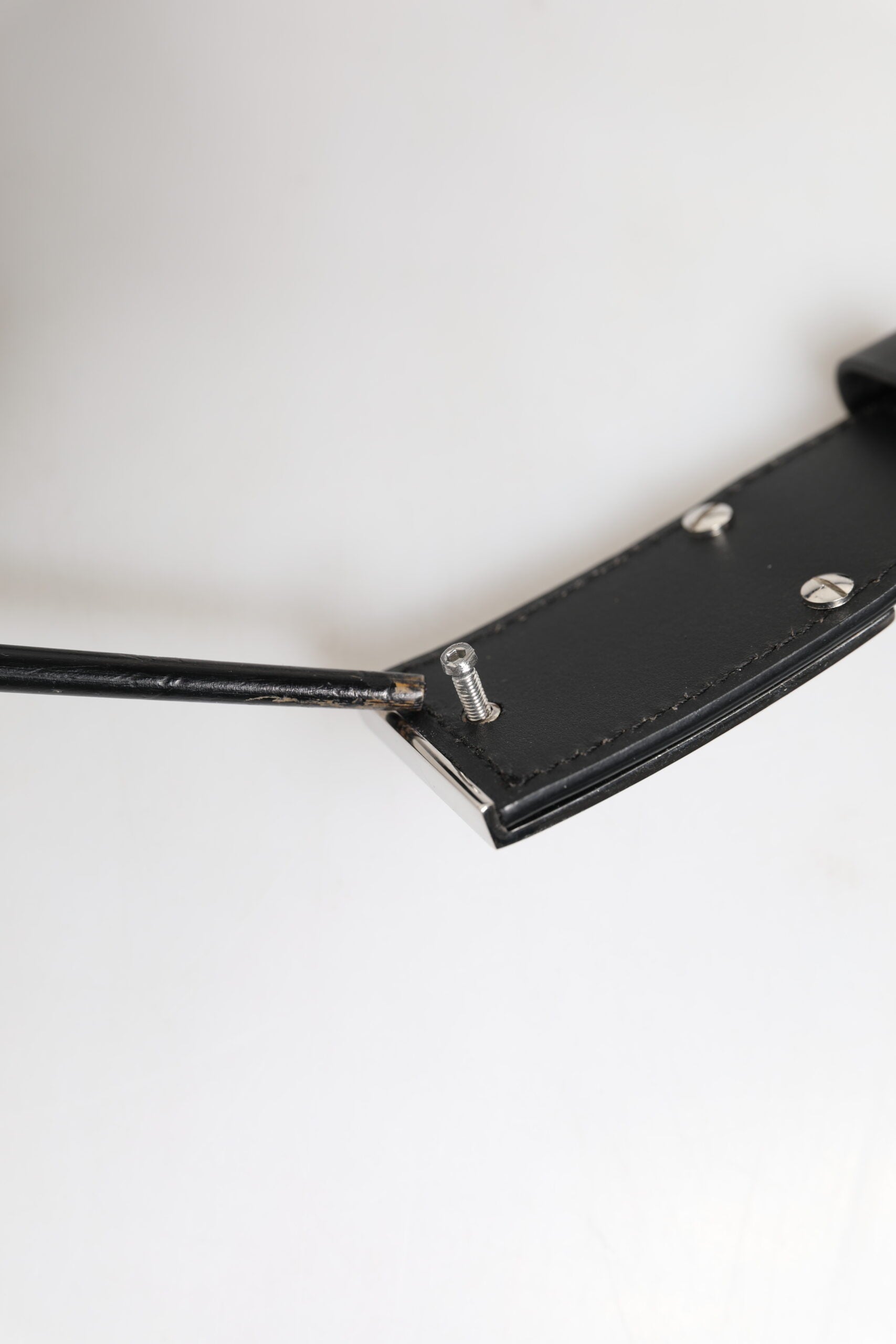 Dolce &amp; Gabbana – Schwarzer Ledergürtel mit Metalllogo