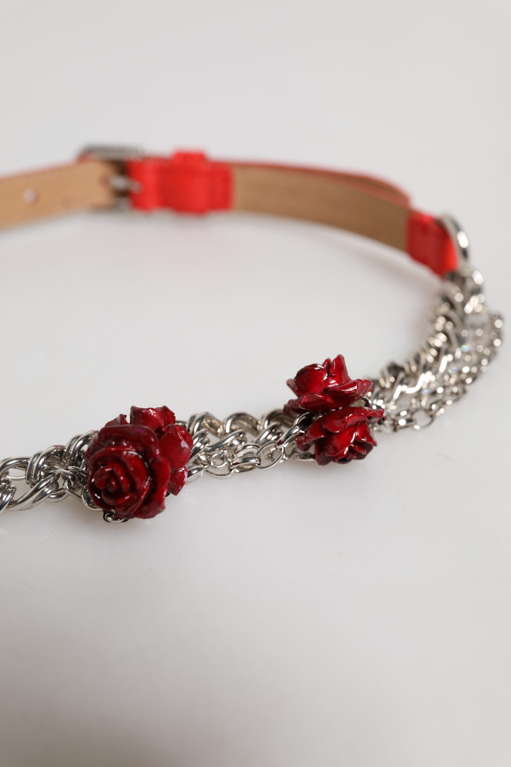 Dolce &amp; Gabbana – Cintura-Gürtel aus rotem Leder mit silberner Kette und Blumenmuster