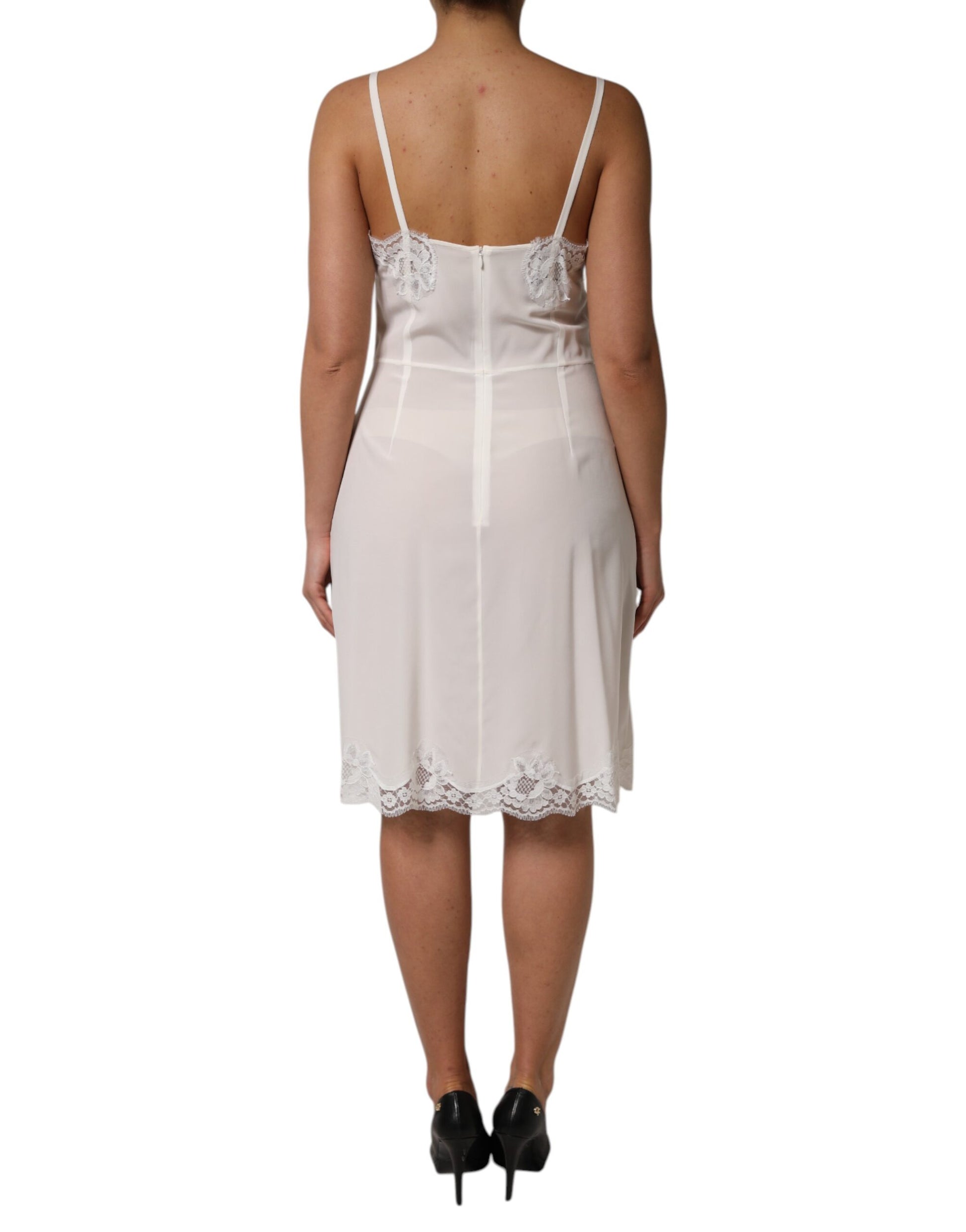 Dolce & Gabbana Robe de nuit en soie, dentelle blanche et logo DG doré