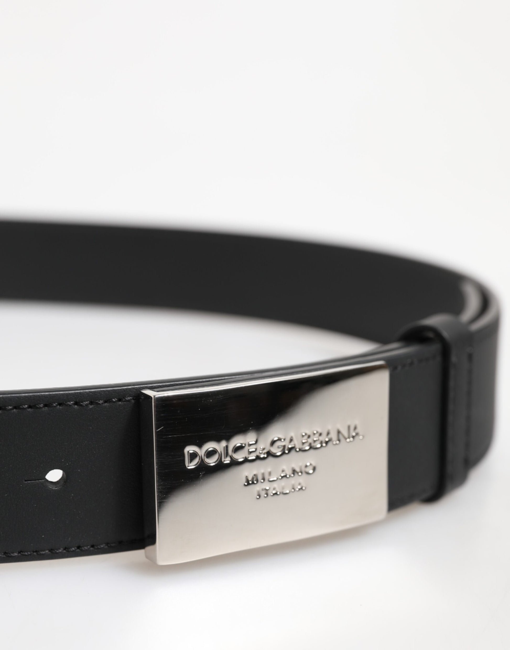 Dolce &amp; Gabbana – Klassischer Gürtel aus schwarzem Leder mit Metall-Logoschnalle