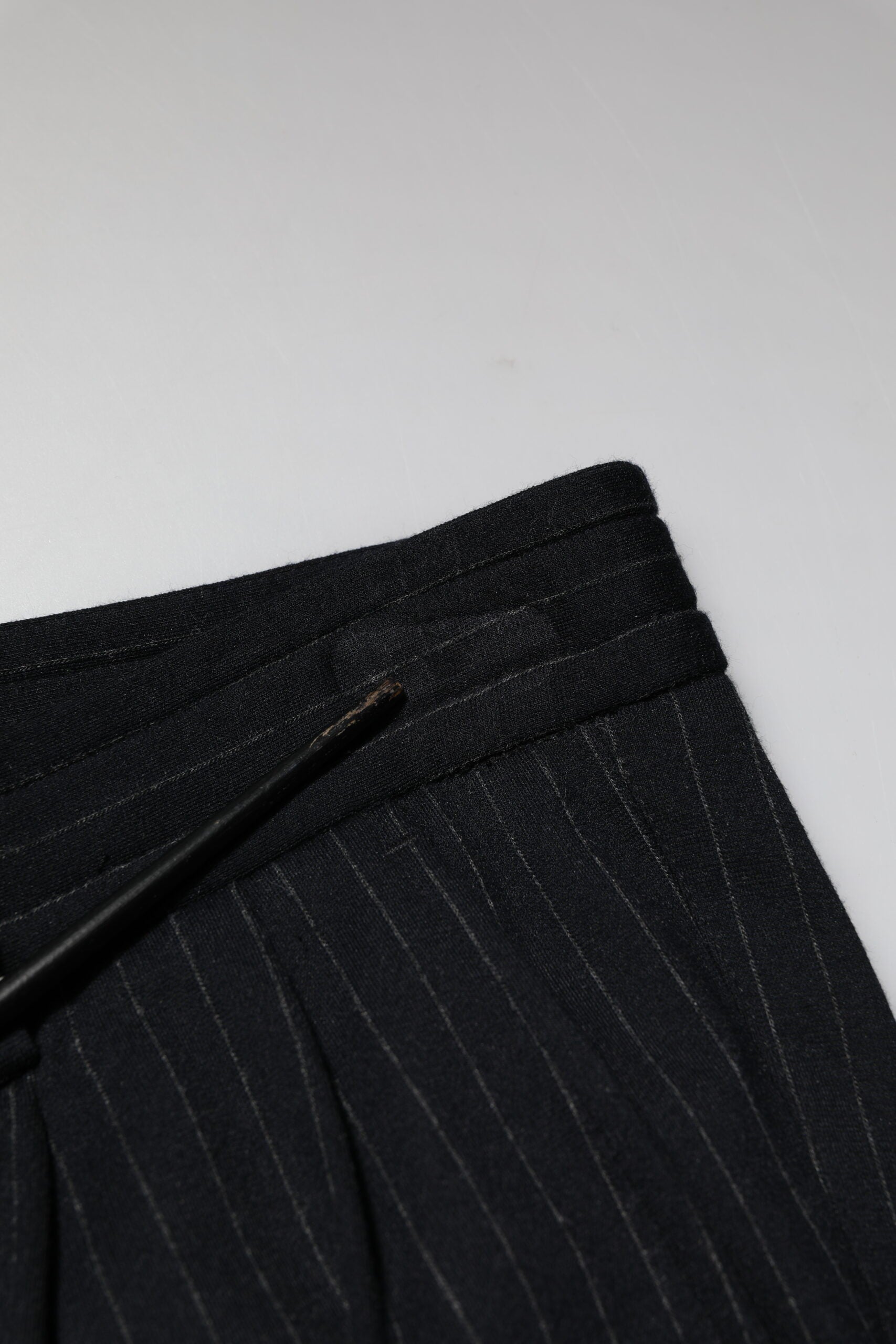 Dolce &amp; Gabbana – Enge Hose aus Viskose mit schwarzen Streifen für Herren