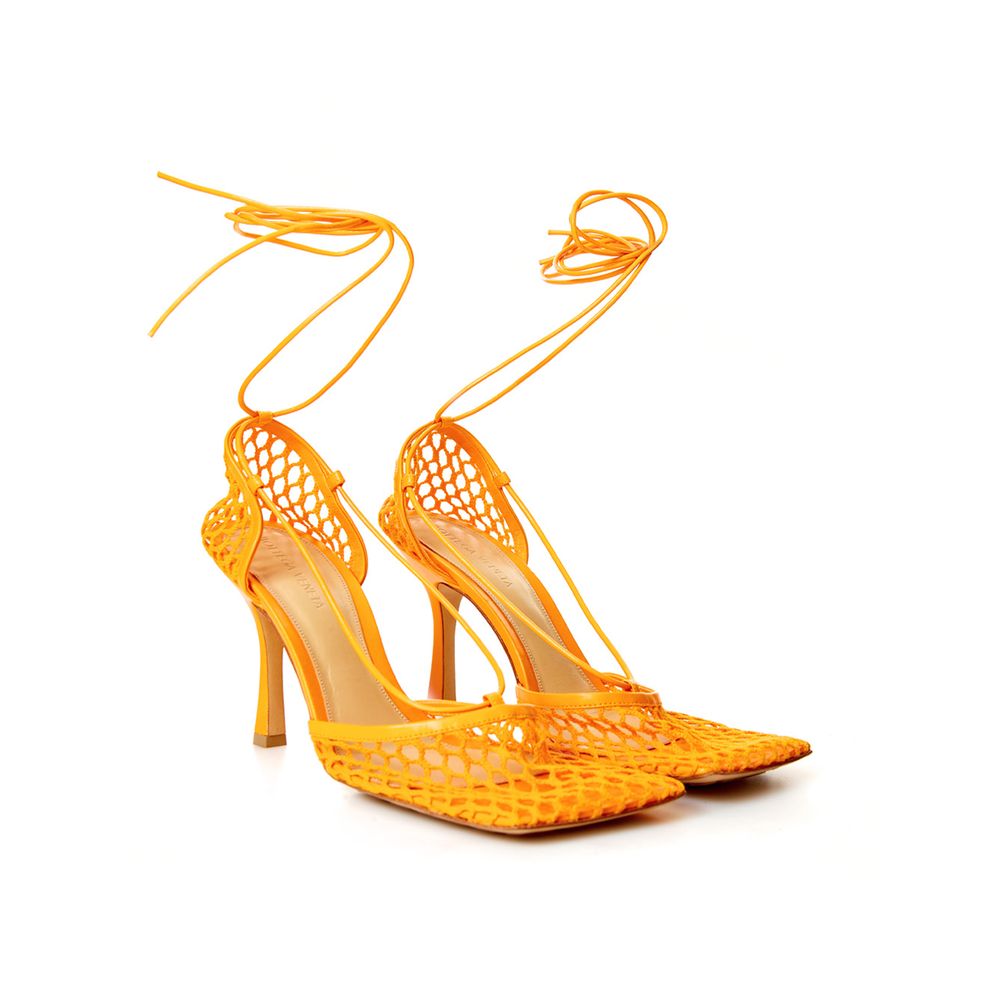 Bottega Veneta Pumps aus Stoff und Leder in Orange