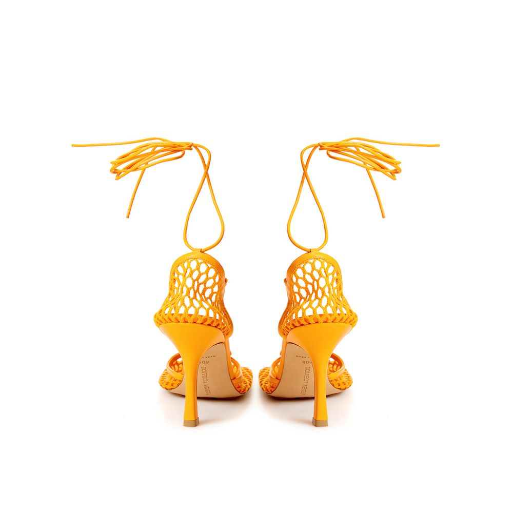 Bottega Veneta Pumps aus Stoff und Leder in Orange