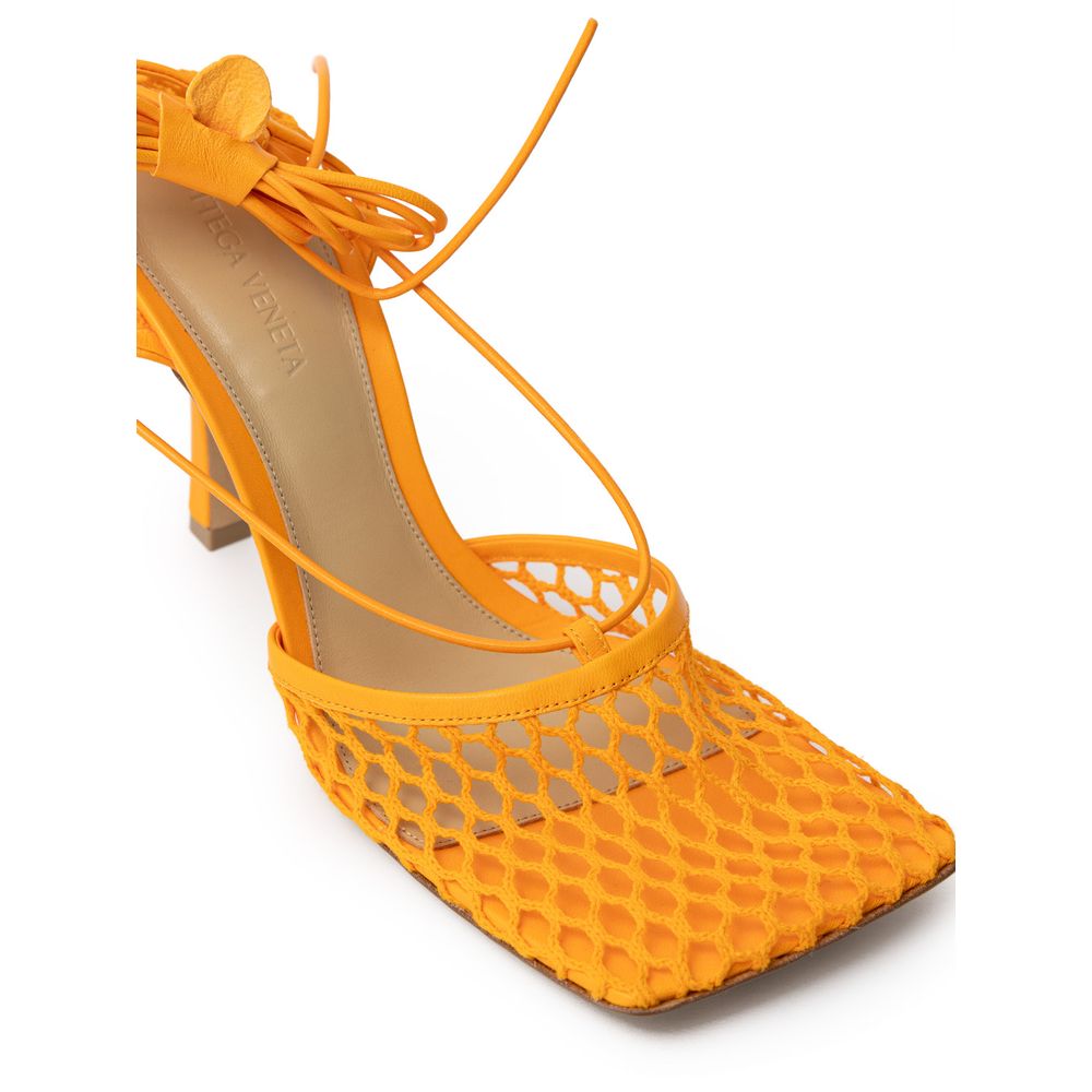 Bottega Veneta Pumps aus Stoff und Leder in Orange