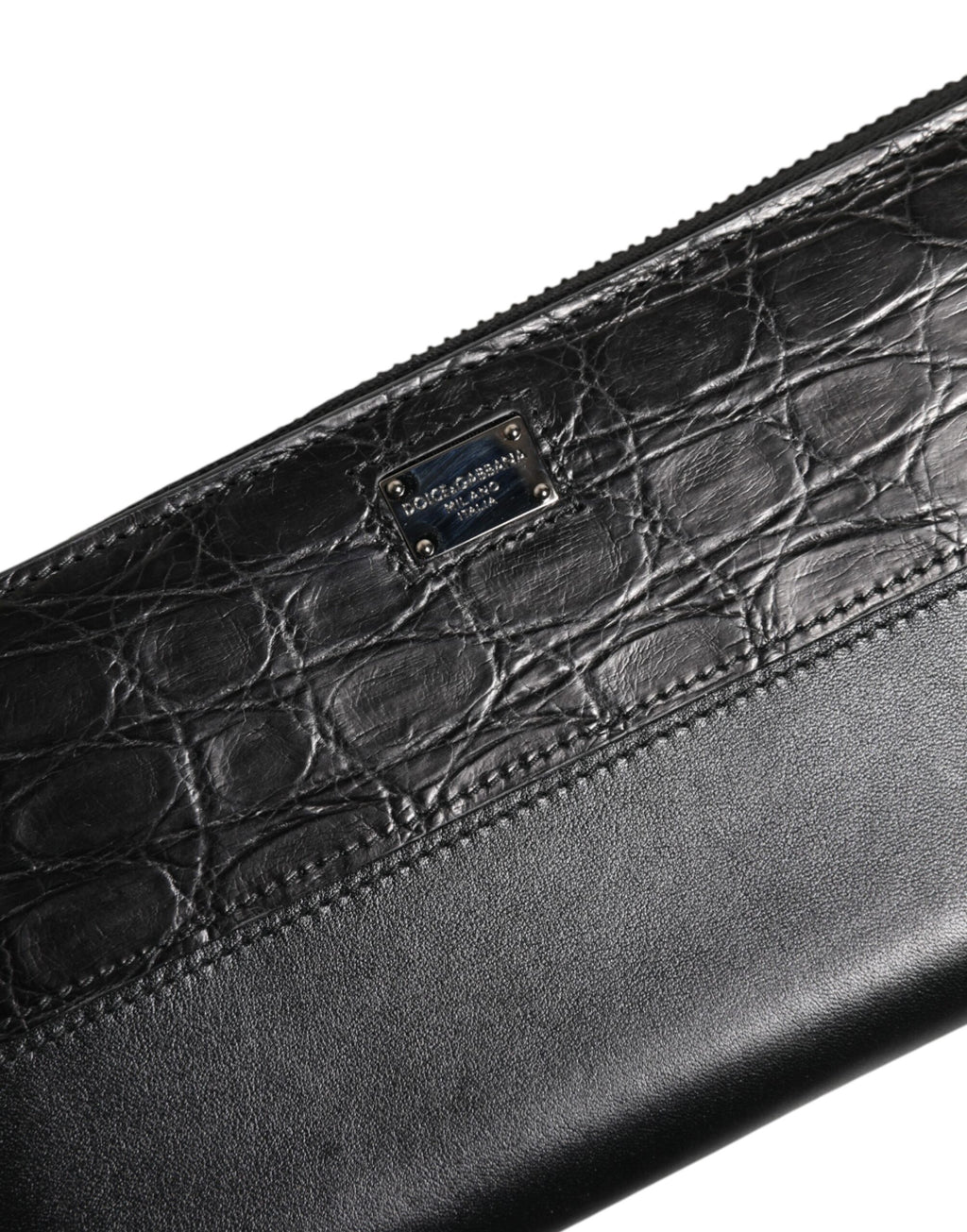 Portefeuille continental zippé Dolce & Gabbana en cuir noir avec plaque DG
