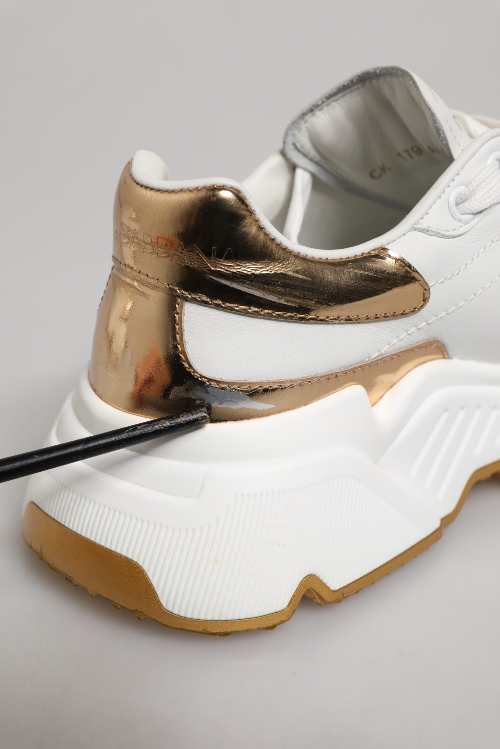 Chaussures Sneakers Dolce & Gabbana DAYMASTER en Cuir Or Blanc