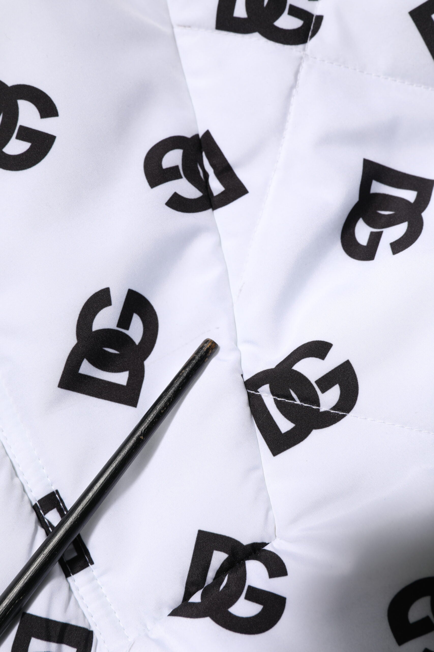 Doudoune matelassée à capuche Dolce & Gabbana Monogramme DG Blanc