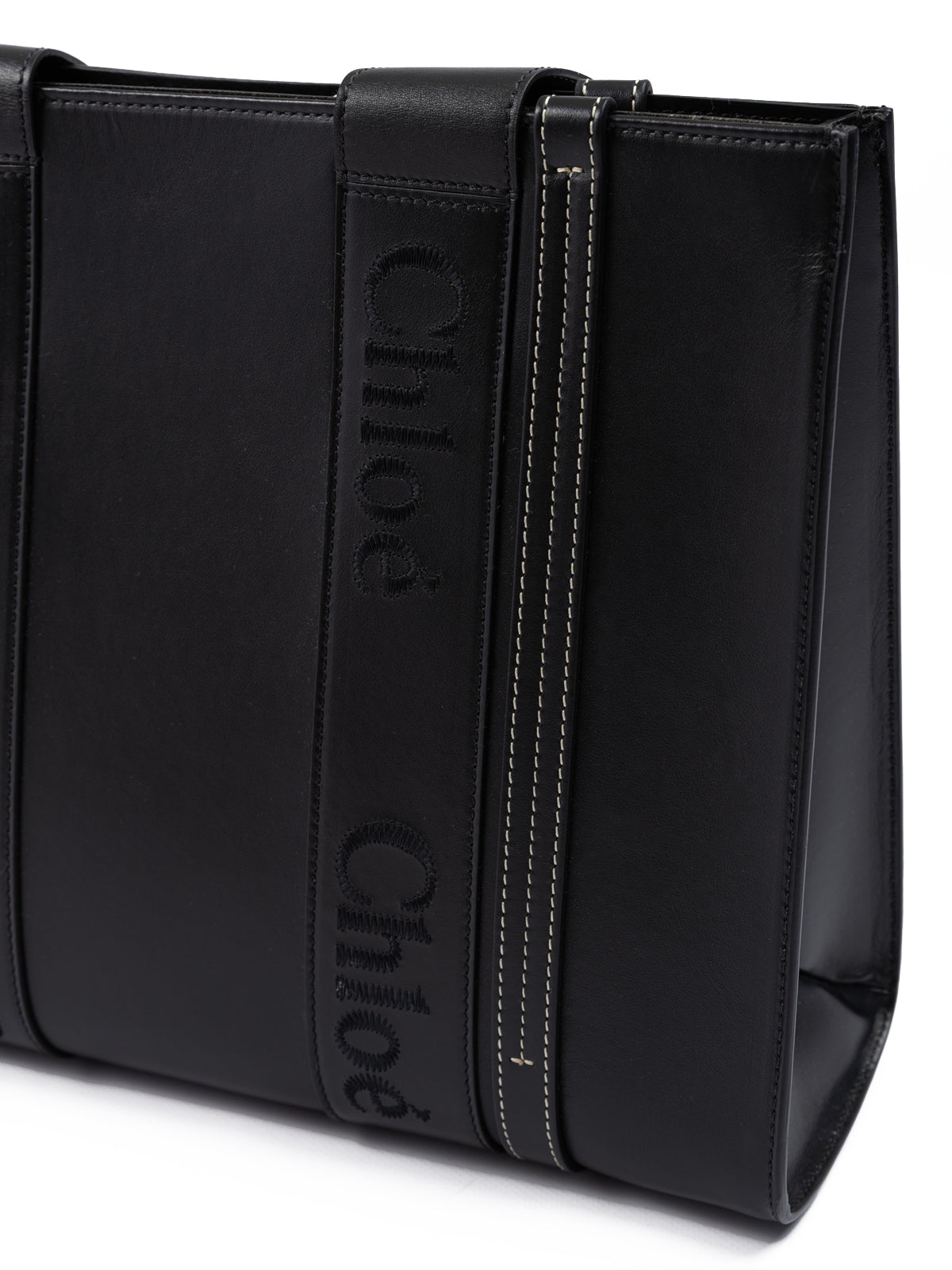 Chloé – Schwarze Woody – Mittelgroße Tragetasche aus Leder mit gesticktem Logo