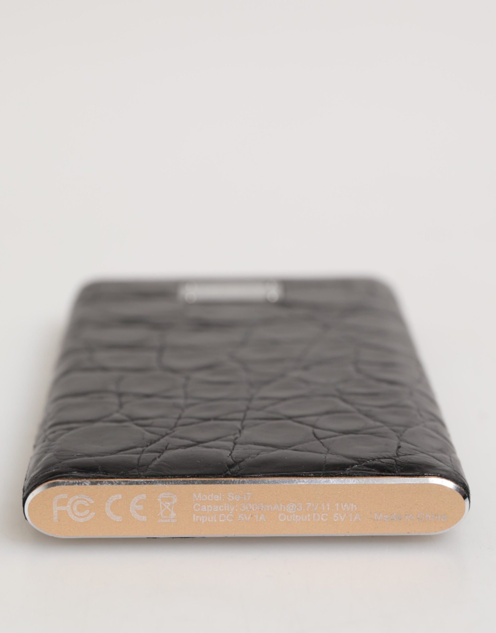 Chargeur USB Power Bank Dolce & Gabbana en cuir noir gaufré exotique 3000 mAh
