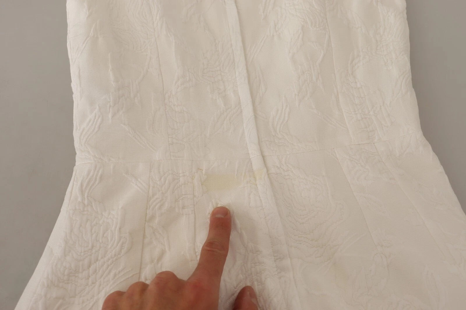 Mini-robe fourreau sans manches blanche à imprimé floral Dolce & Gabbana