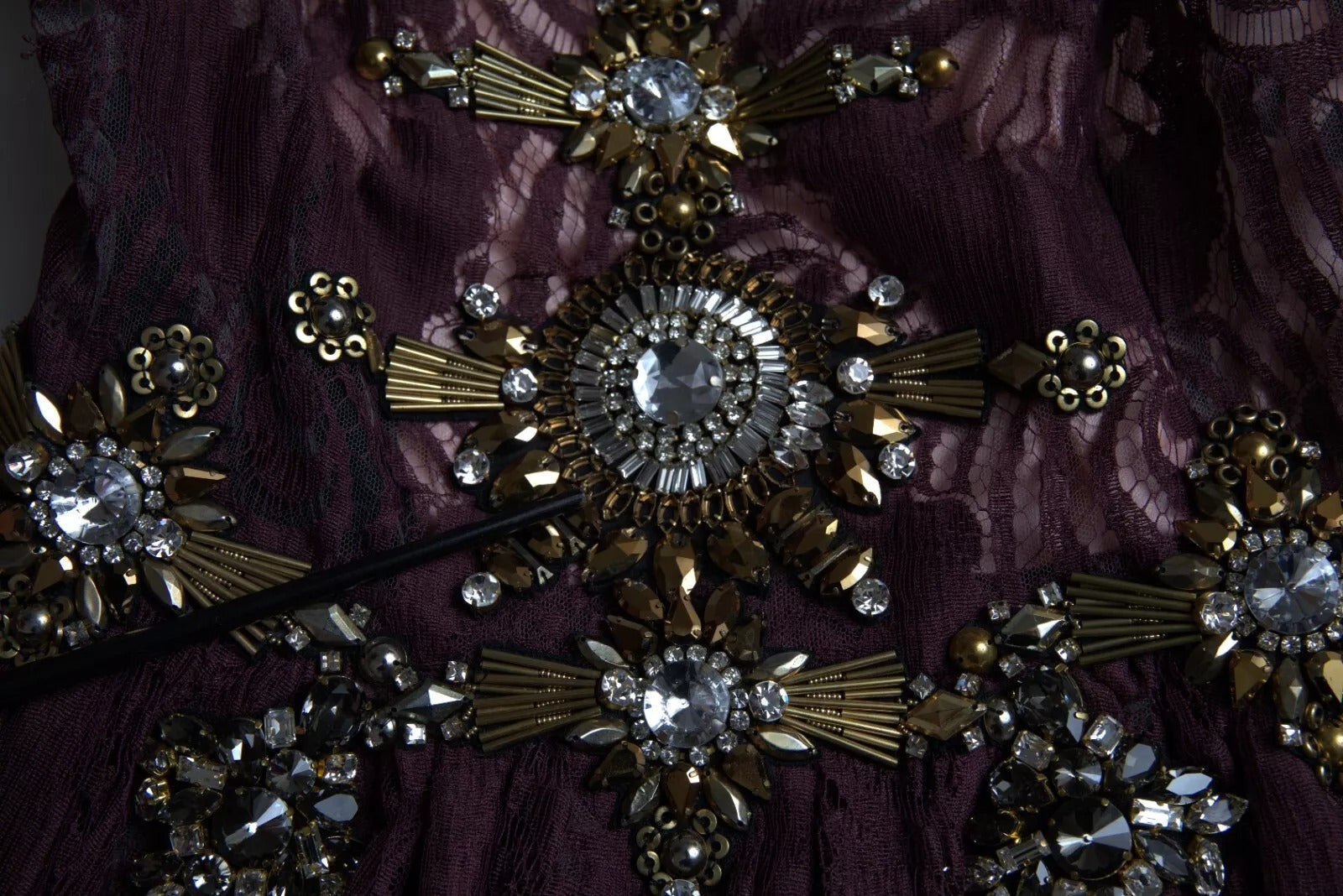Robe trapèze Dolce & Gabbana en viscose violette ornée de cristaux