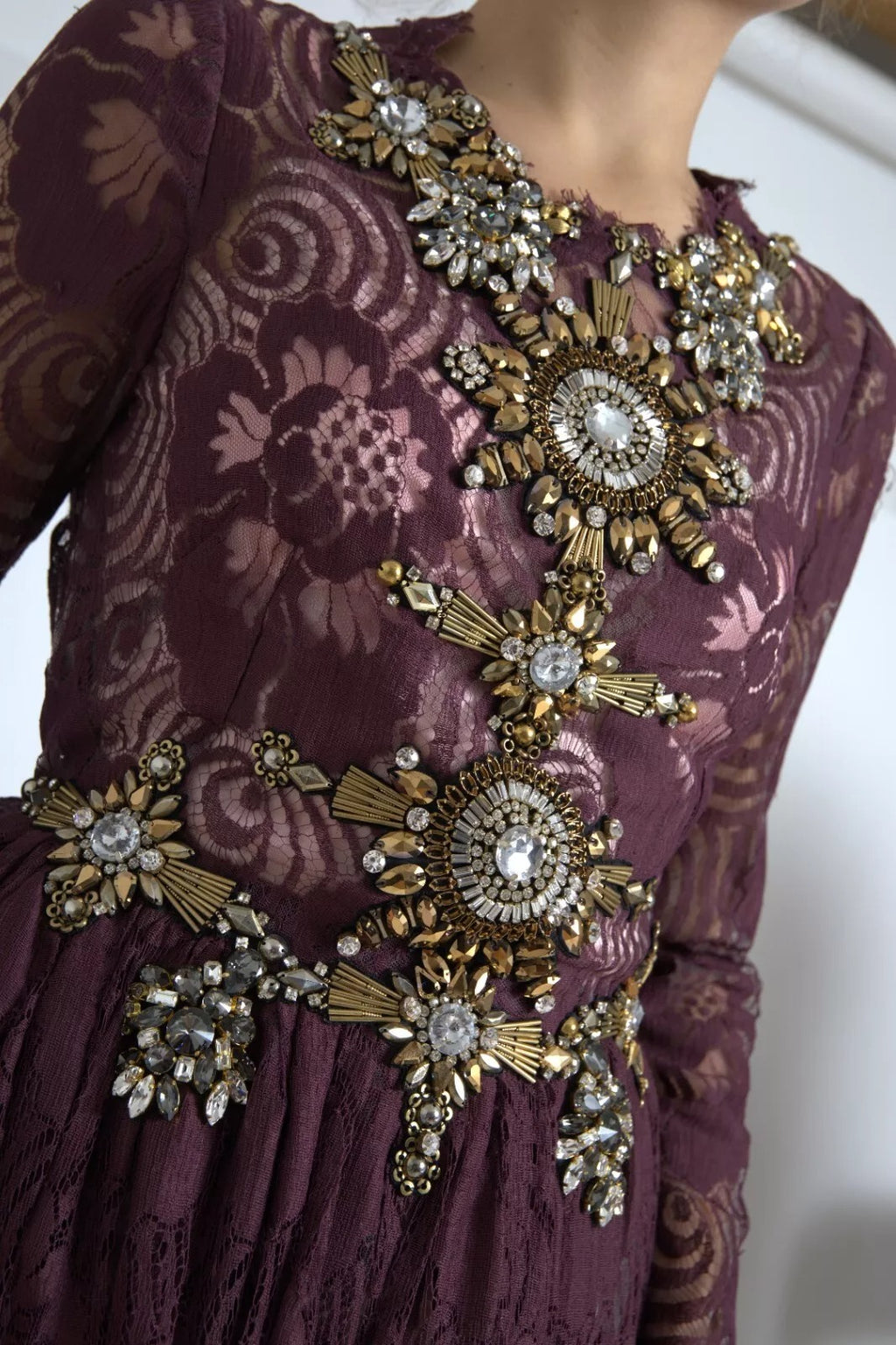 Robe trapèze Dolce & Gabbana en viscose violette ornée de cristaux