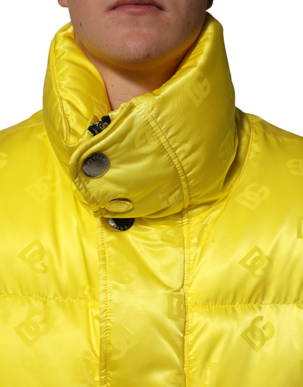 Blouson bomber matelassé Dolce & Gabbana en nylon jaune avec logo pour homme