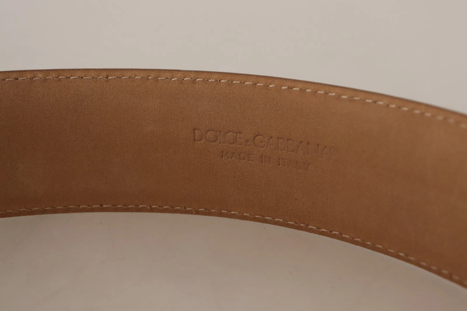Ceinture Costume National en cuir marron avec boucle ovale en métal doré
