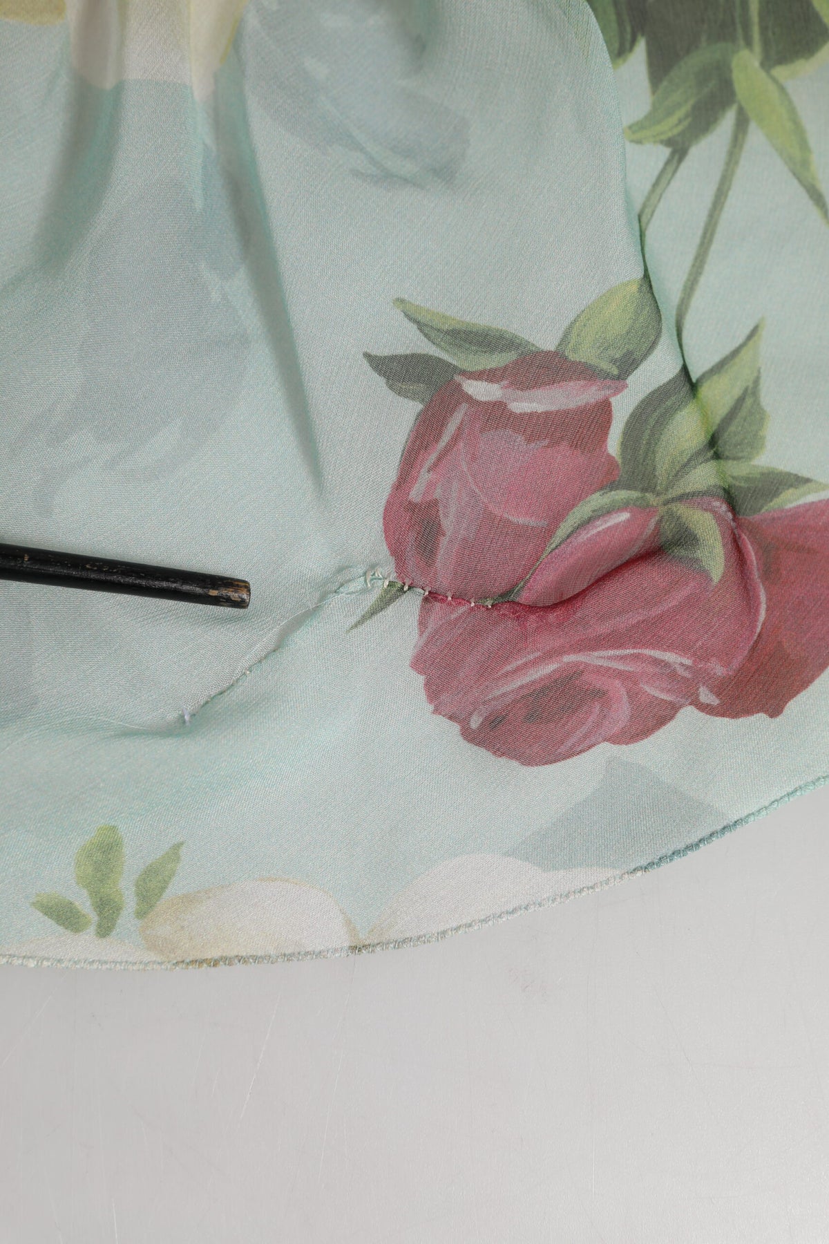 Dolce & Gabbana Maxikleid mit blauem Blumenmuster und Stufenrock