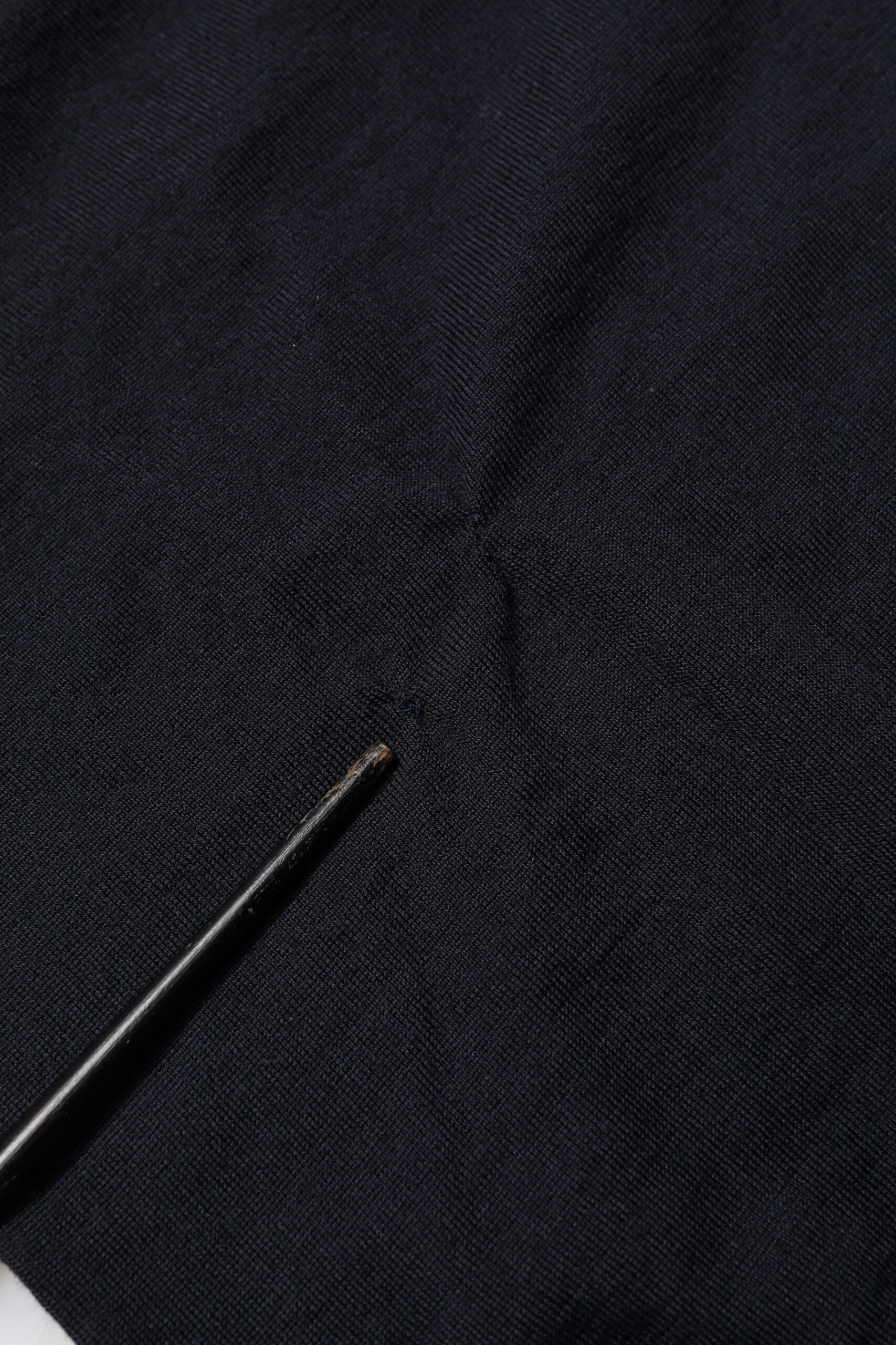 Pull en cachemire noir à col en V Dolce & Gabbana